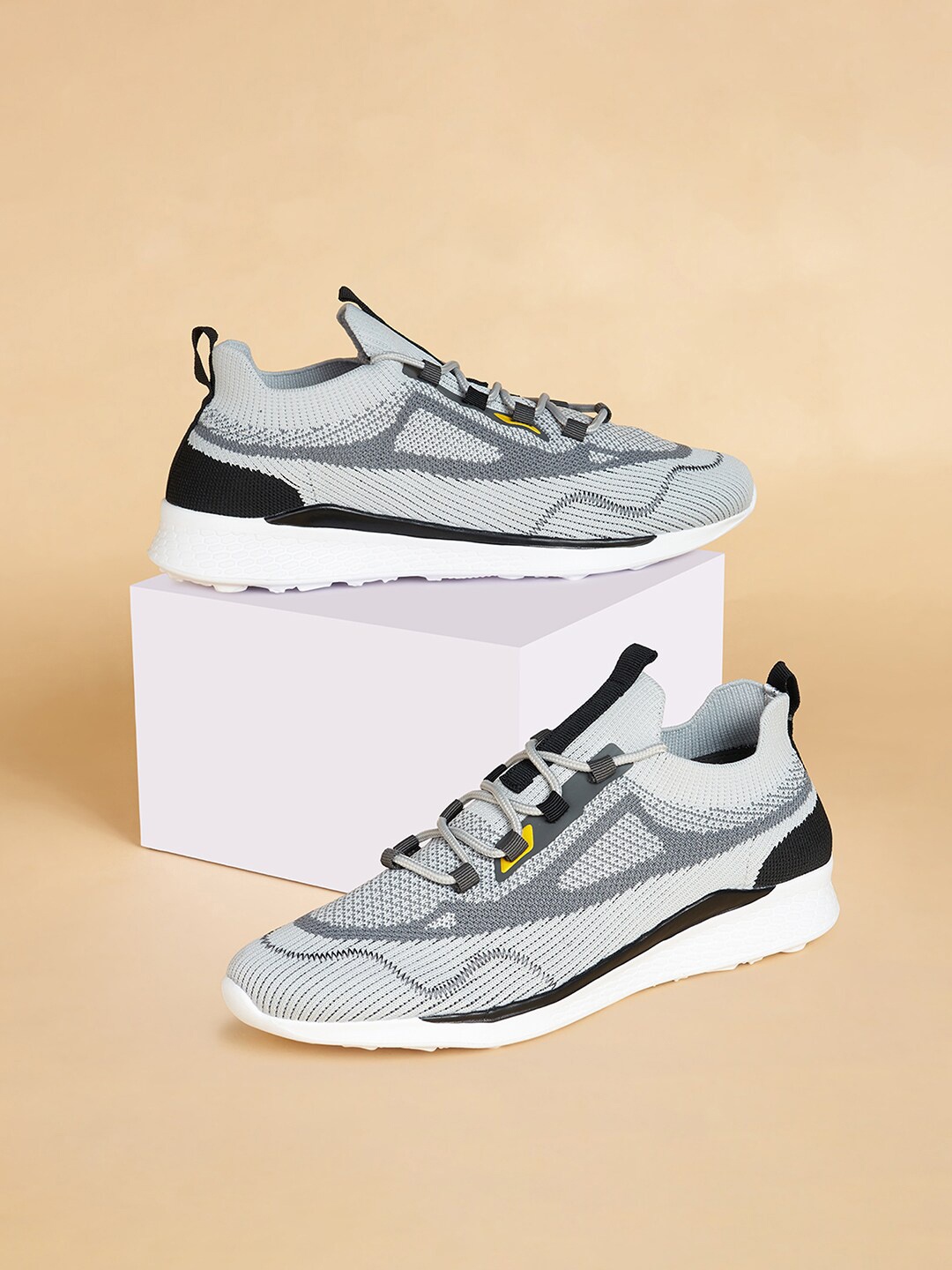

Ajile by Pantaloons Men Textured Lace-Up Walking Shoes, Grey