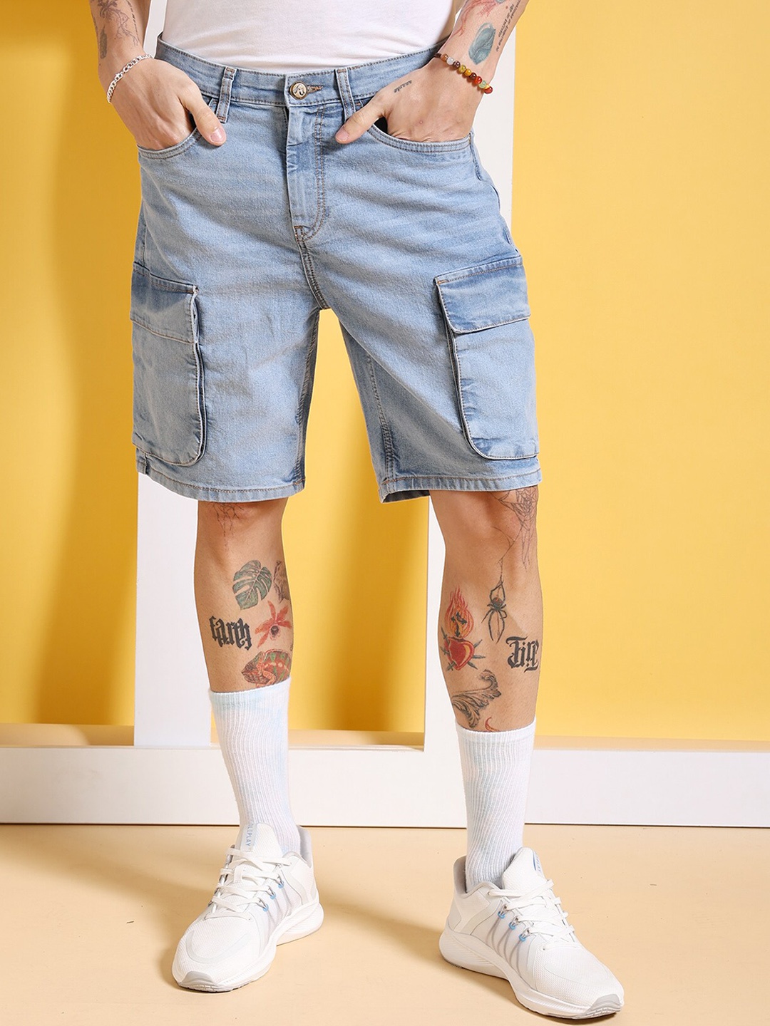 

The Indian Garage Co Men Mid Rise Cotton Cargos Shorts, Blue