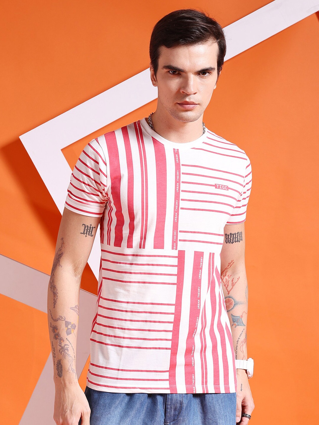 

The Indian Garage Co White & Pink Abstract Printed Casual T-shirt