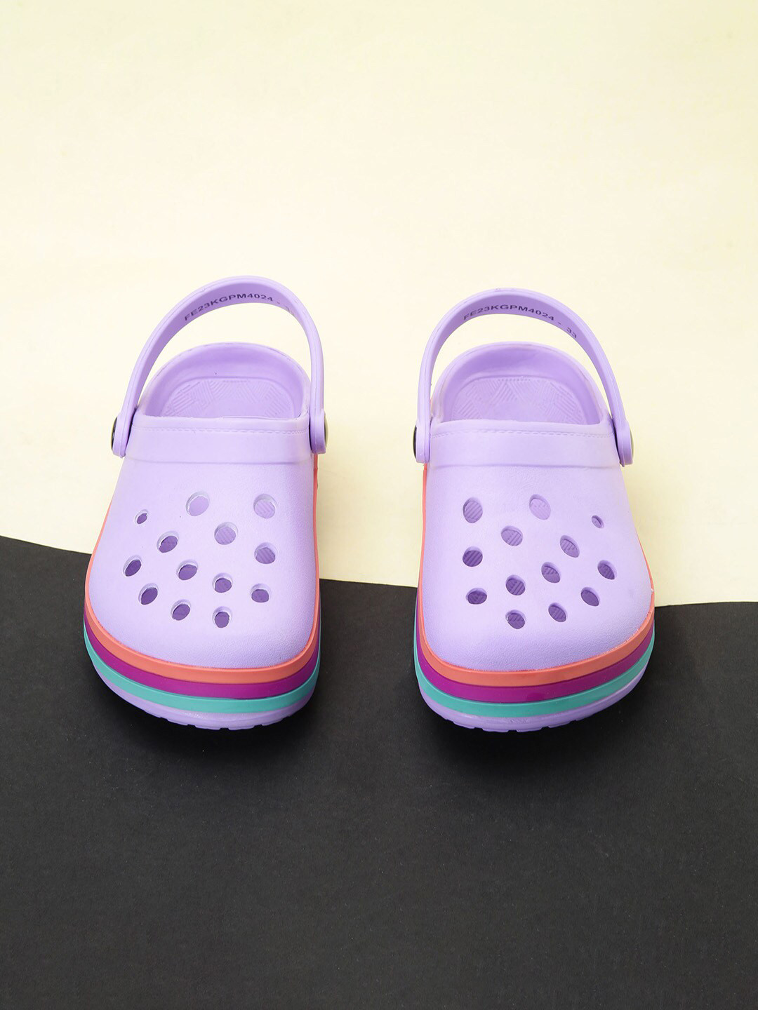 

max Girls Self Design Clogs, Lavender