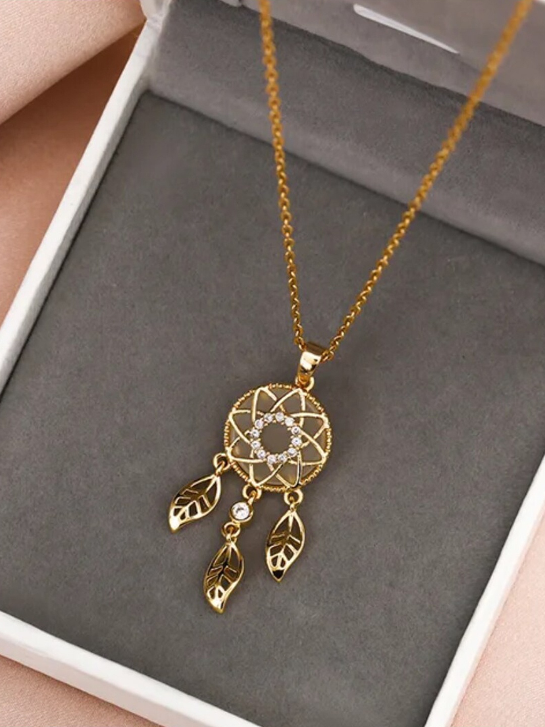 

SALTY Gold Plated Stainless Steel Pendent With Chain