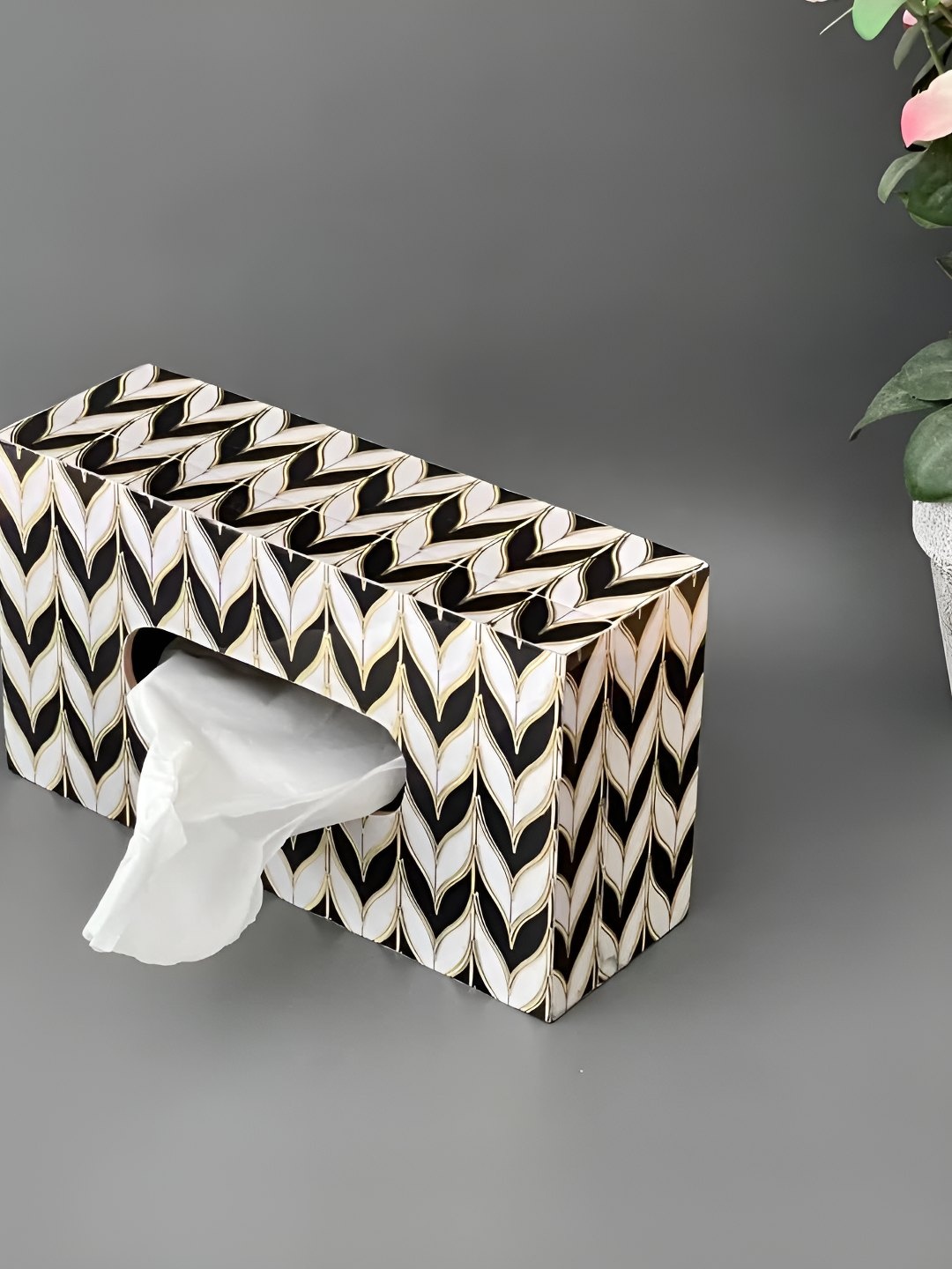 

CasaGold Black & White Printed Wooden Tissue Box Holder