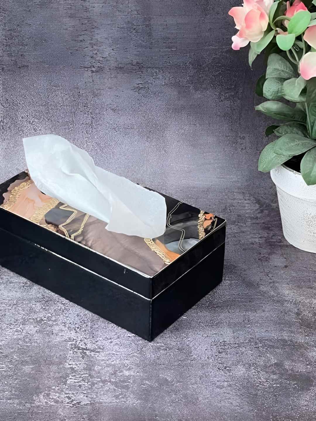 

CasaGold Black Printed Wooden Tissue Holder