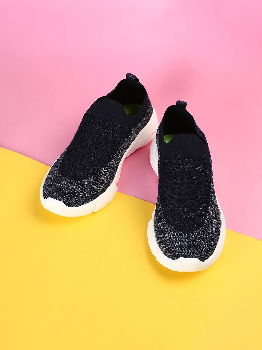 

max Women Knit Walking Shoes, Navy blue