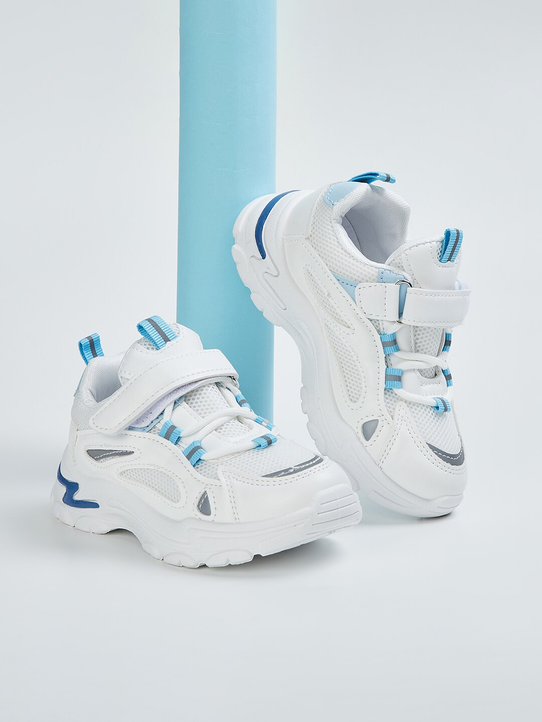 

max Boys Textured Velcro Running Shoes, White