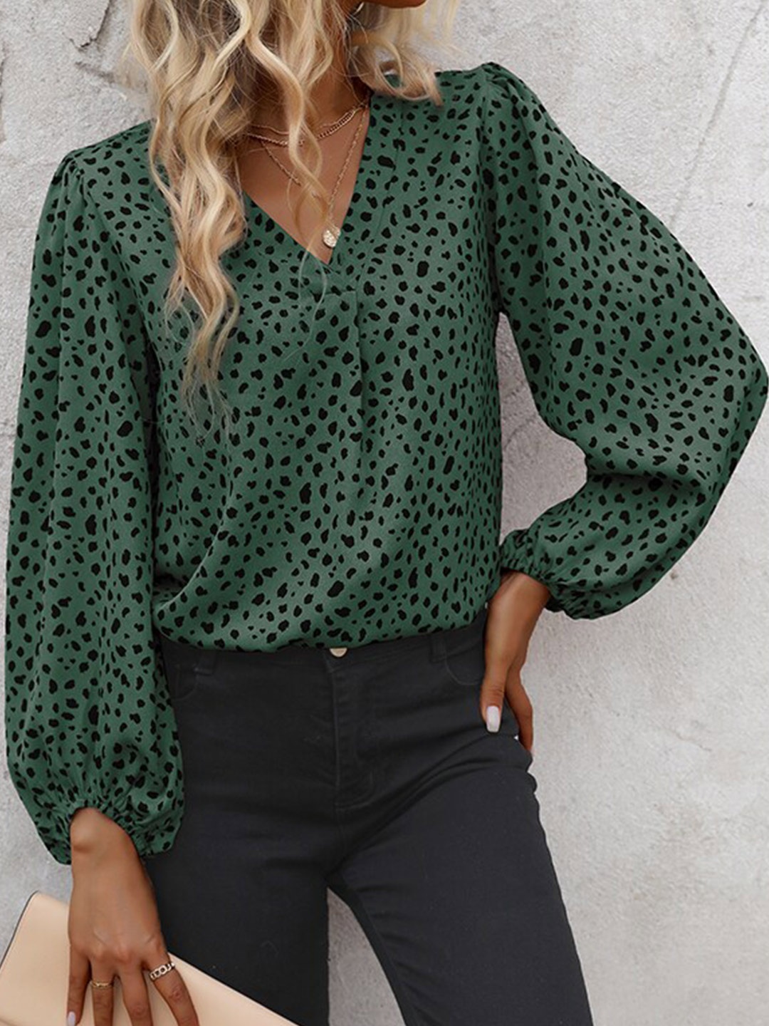 

StyleCast Green Animal Printed Puff Sleeves Shirt Style Top