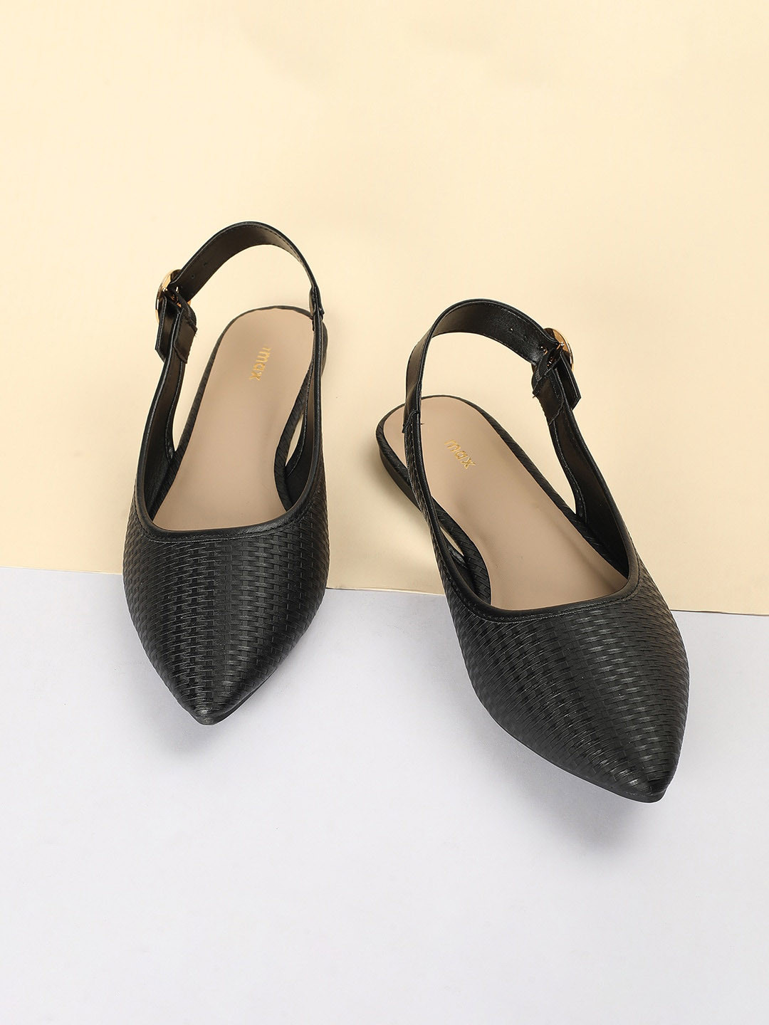 

max Textured Pointed Toe Mules, Black