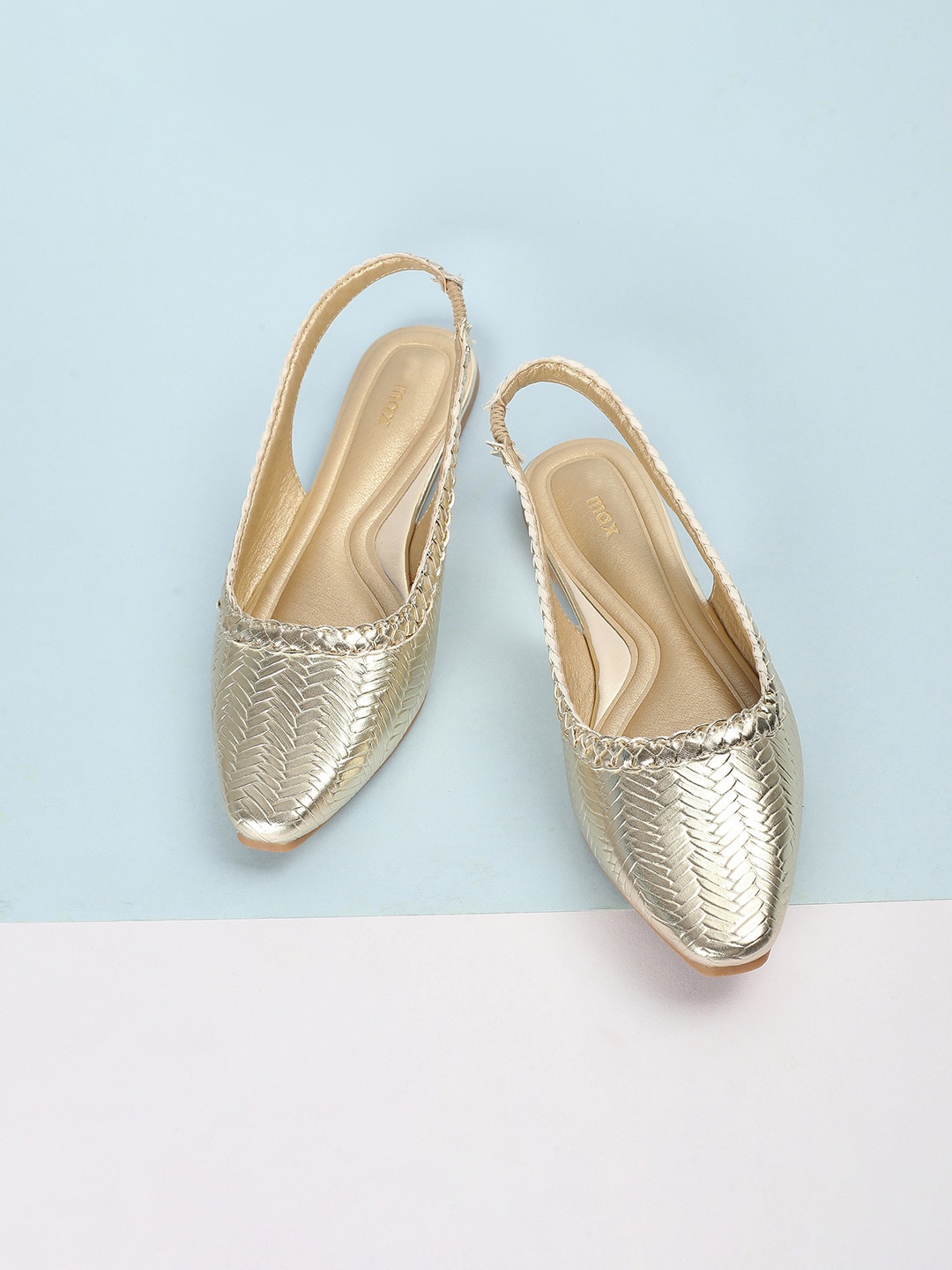 

max Textured Backstrap Ballerinas, Gold