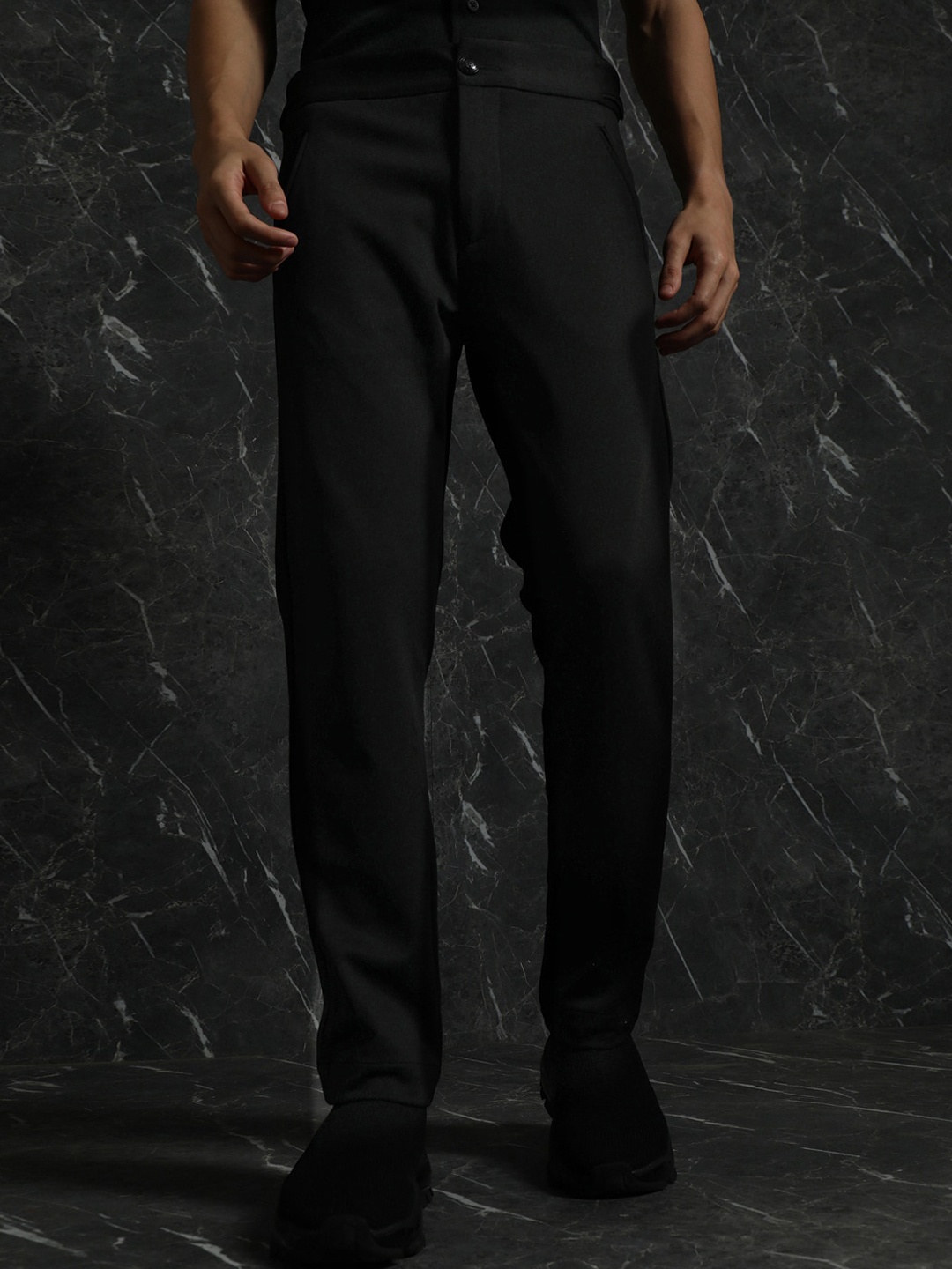 

Breakbounce Men Slim Fit Low-Rise Cotton Trousers, Black