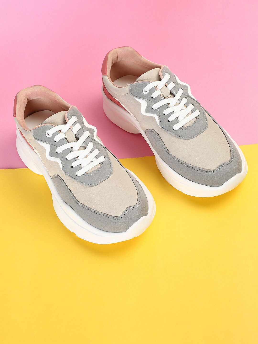 

max Women Colourblocked Comfort Insole Sneakers, Beige