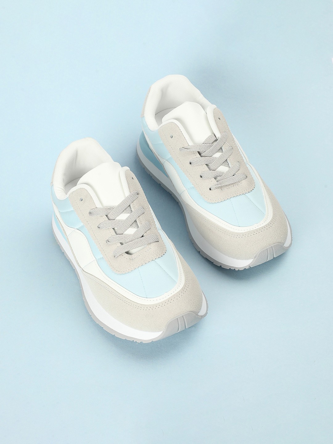 

max Women Colourblocked Lace-Up Sneakers, Blue