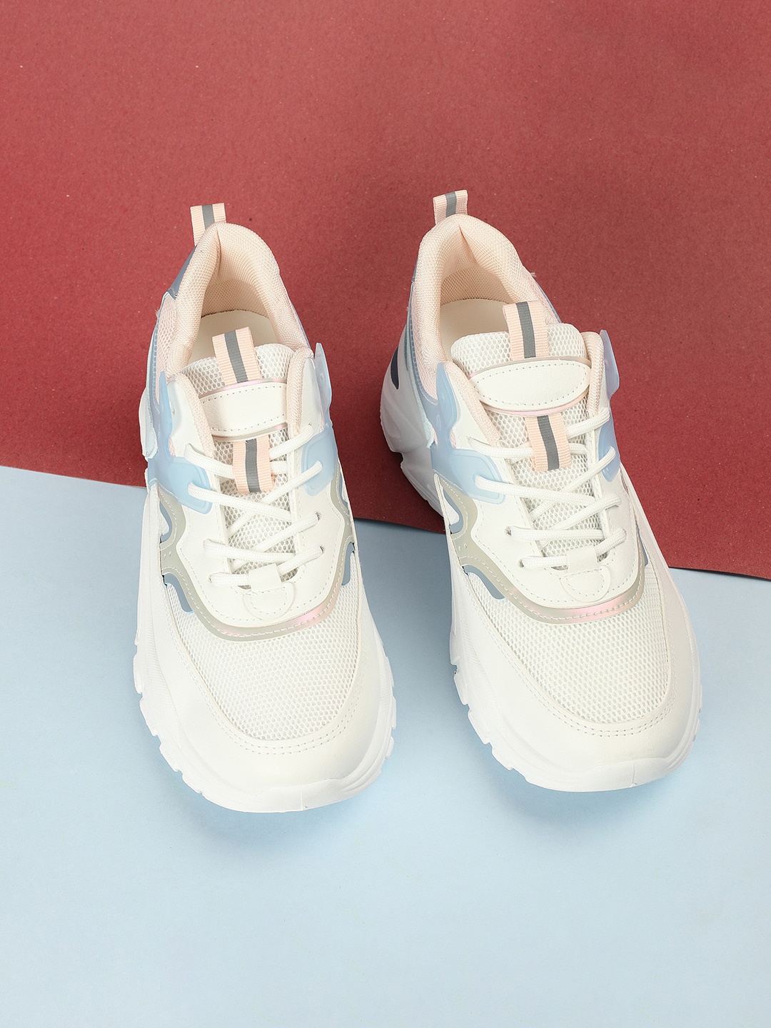 

max Women Colourblocked Comfort Insole Sneakers, White