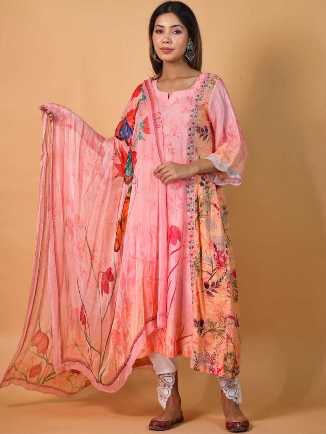 

Trinjann Floral Printed Regular Pure Cotton Anarkali Kurta & Trousers With Dupatta, Pink