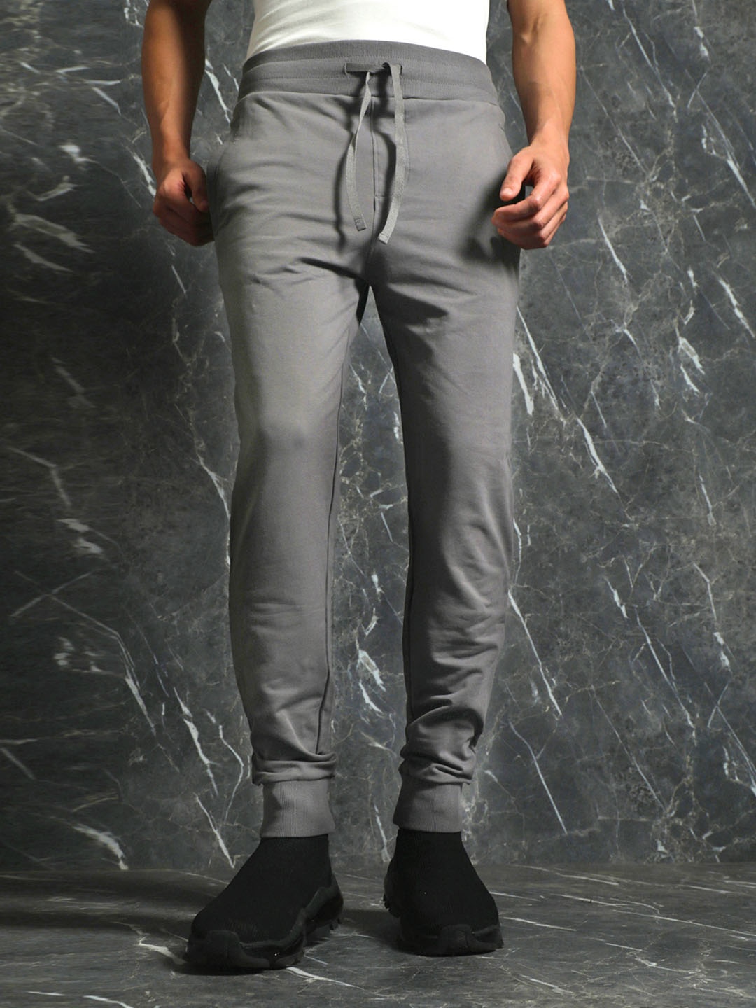 

Breakbounce Men Grey Mid-Rise Jogger
