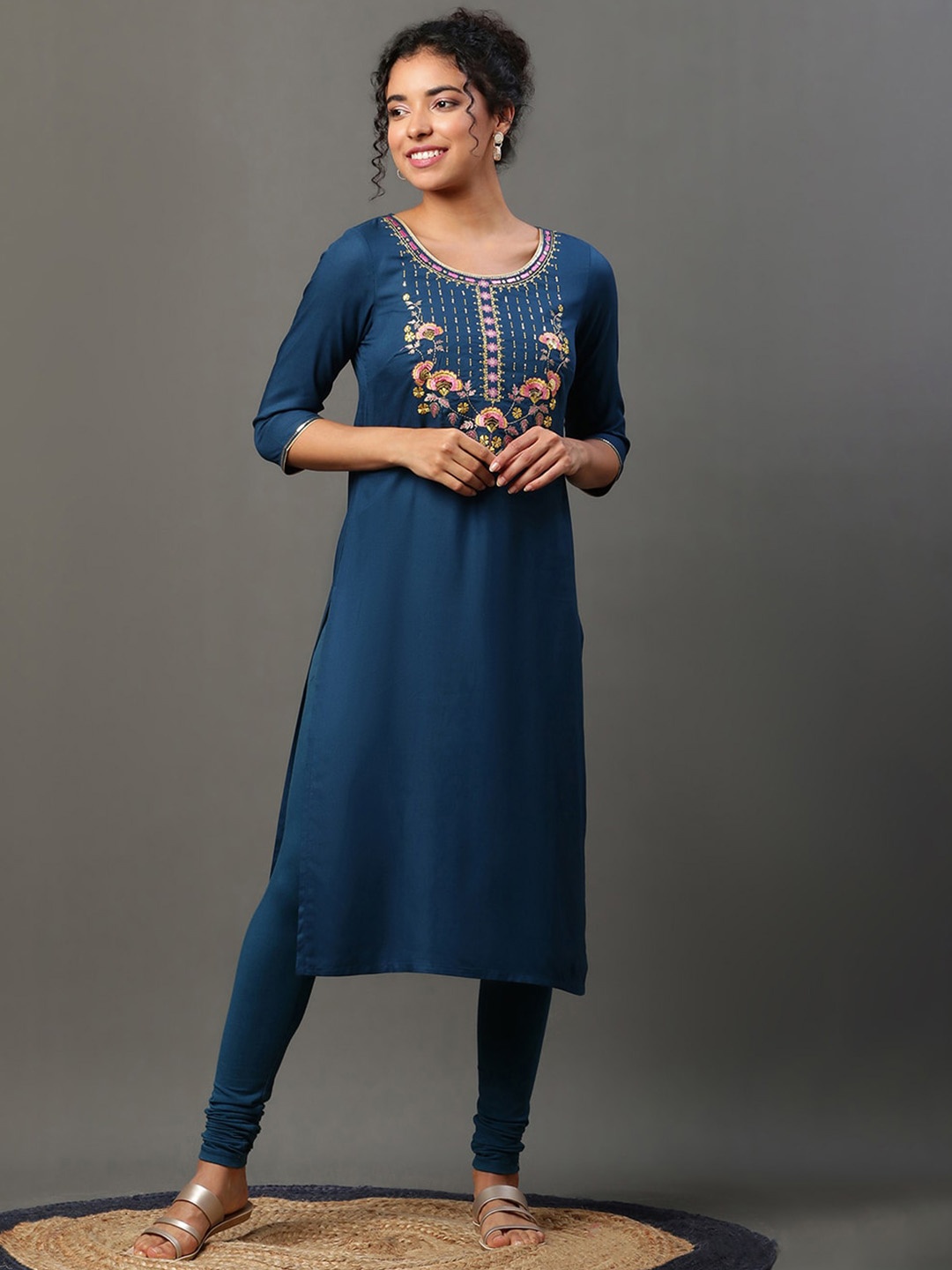 

AURELIA Floral Yoke Design Thread Work Straight Kurta, Blue