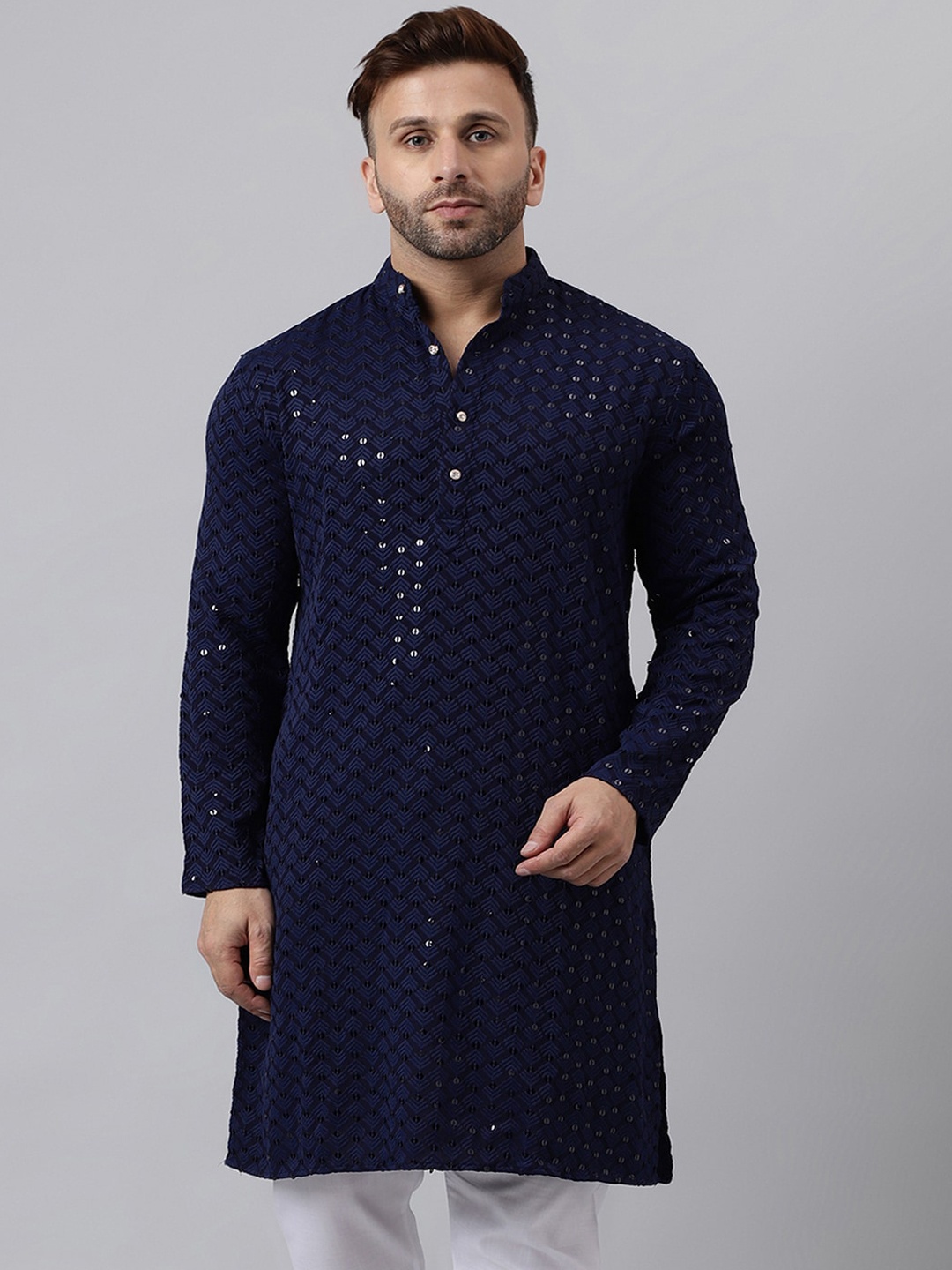 

Vgyaan Ethnic Motifs Embroidered Mandarin Collar Kurta, Navy blue