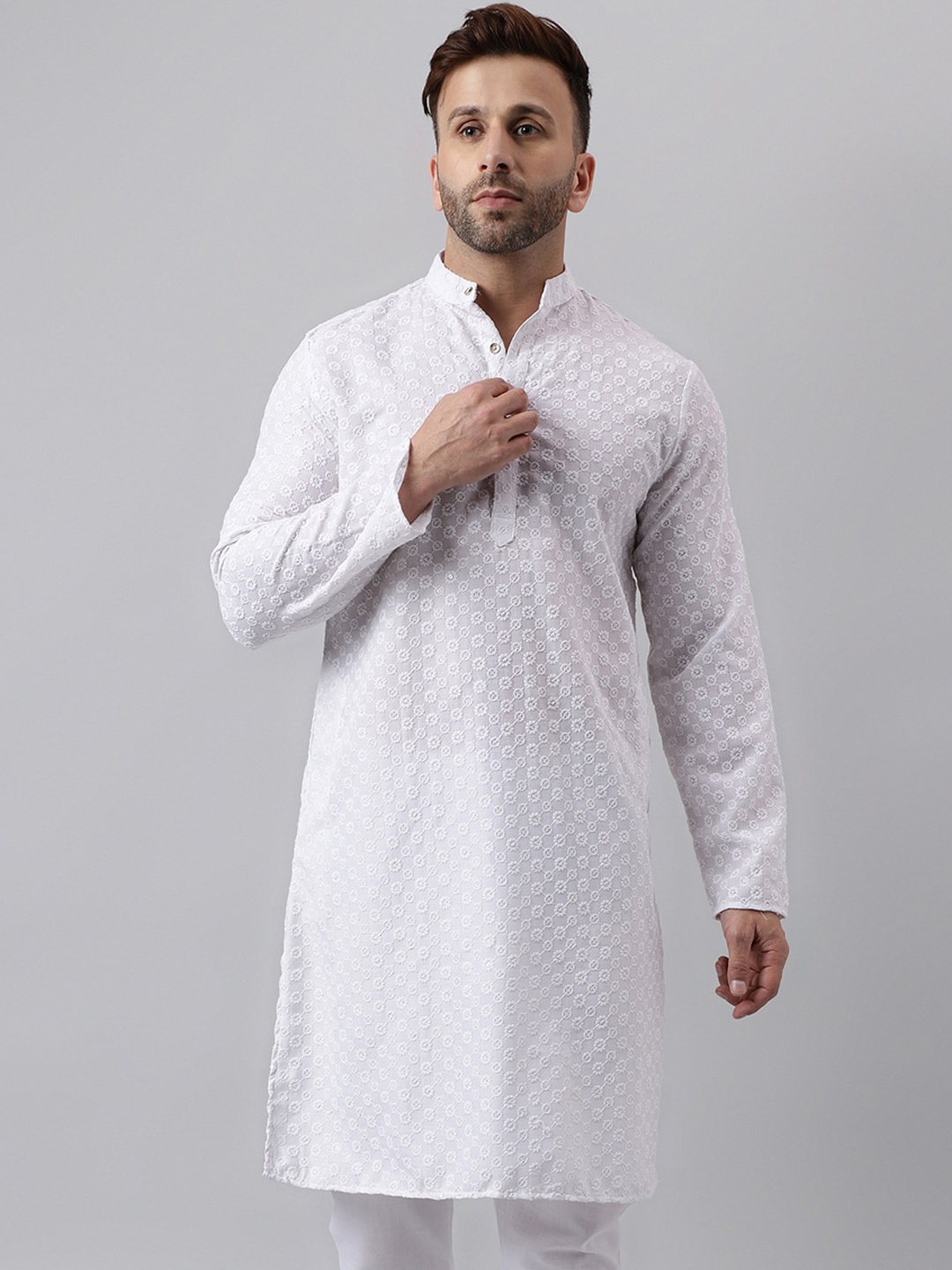 

hangup trend Floral Embroidered Mandarin Collar Straight Kurta, White