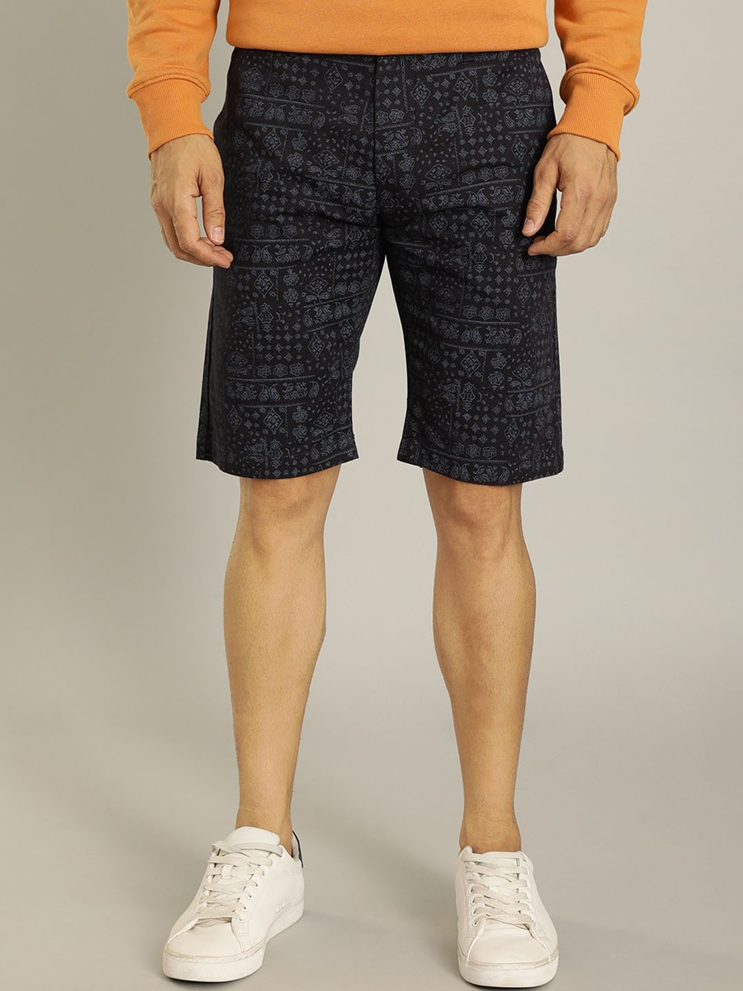 

Indian Terrain Men Floral Printed Slim Fit Pure Cotton Shorts, Navy blue