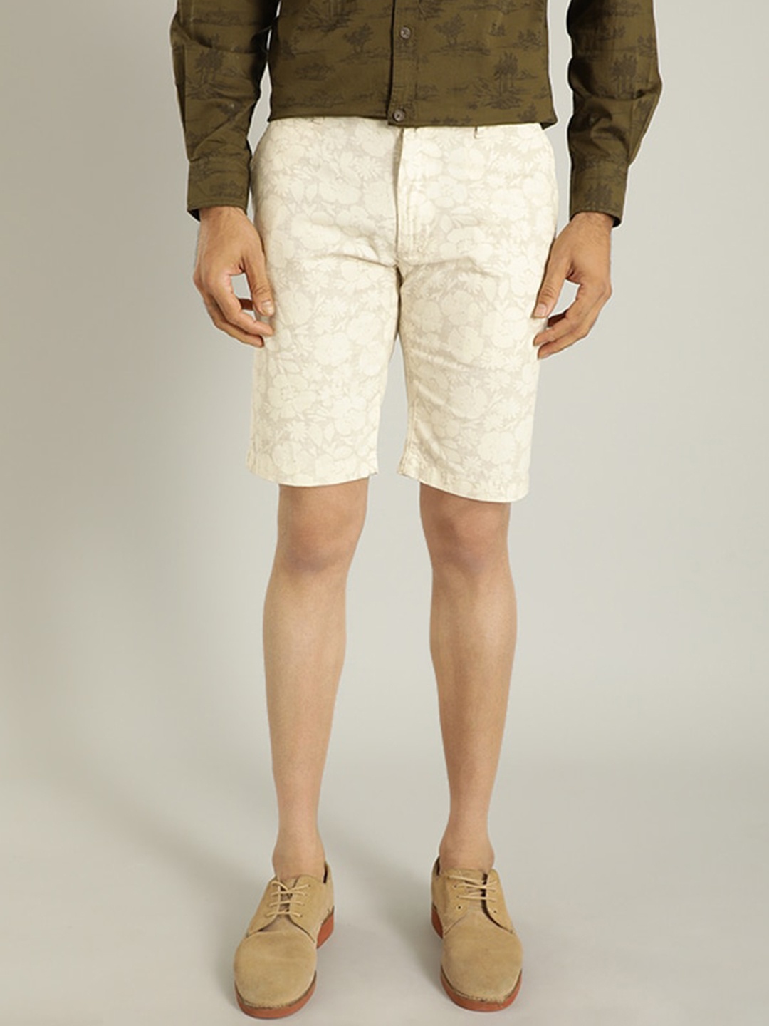 

Indian Terrain Men Floral Printed Slim Fit Pure Cotton Shorts, Beige