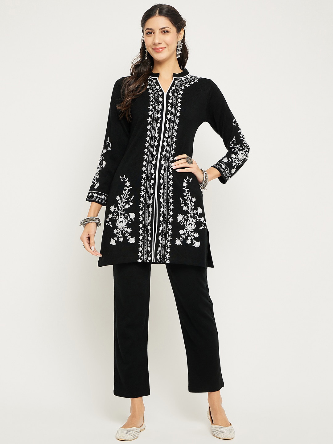 

Zigo Winter Wear Floral Embroidered Acrylic Straight Kurta With Trousers, Black