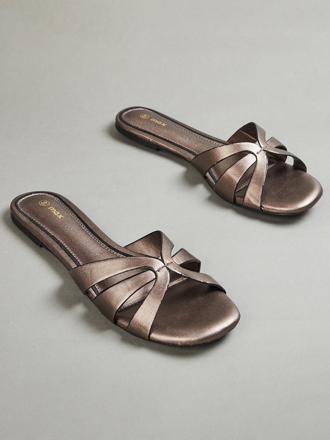 

max No Back Strap One Toe Flats, Grey