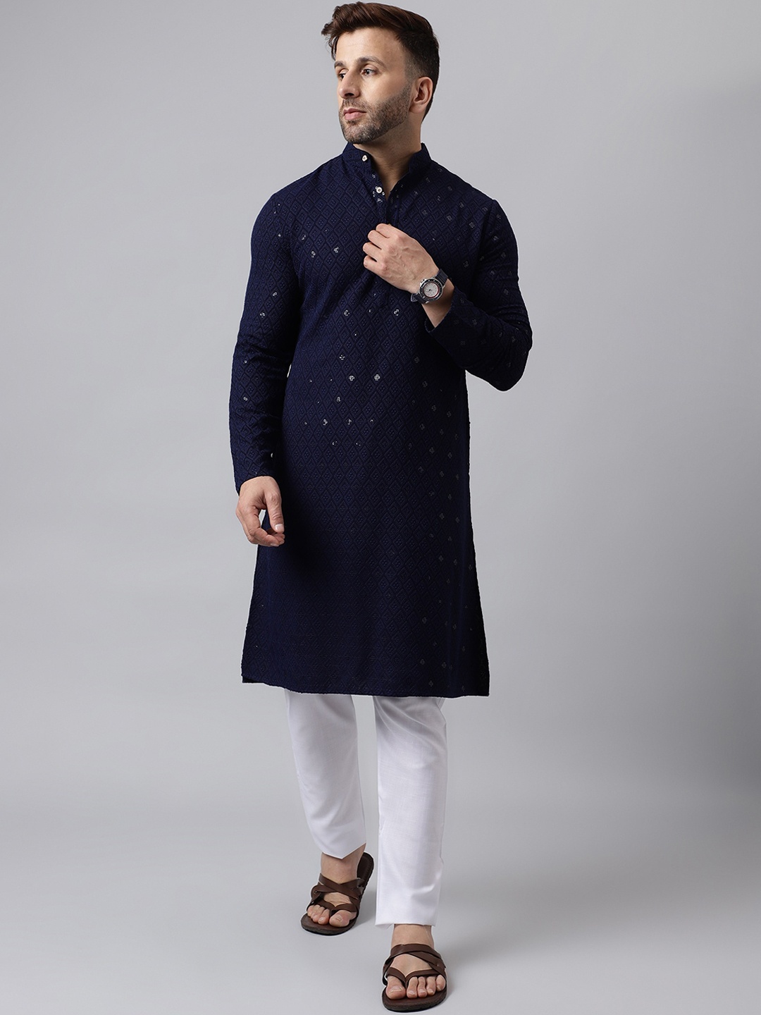 

Vgyaan Geometric Embroidered Sequinned Straight Kurta with Pyjamas, Navy blue