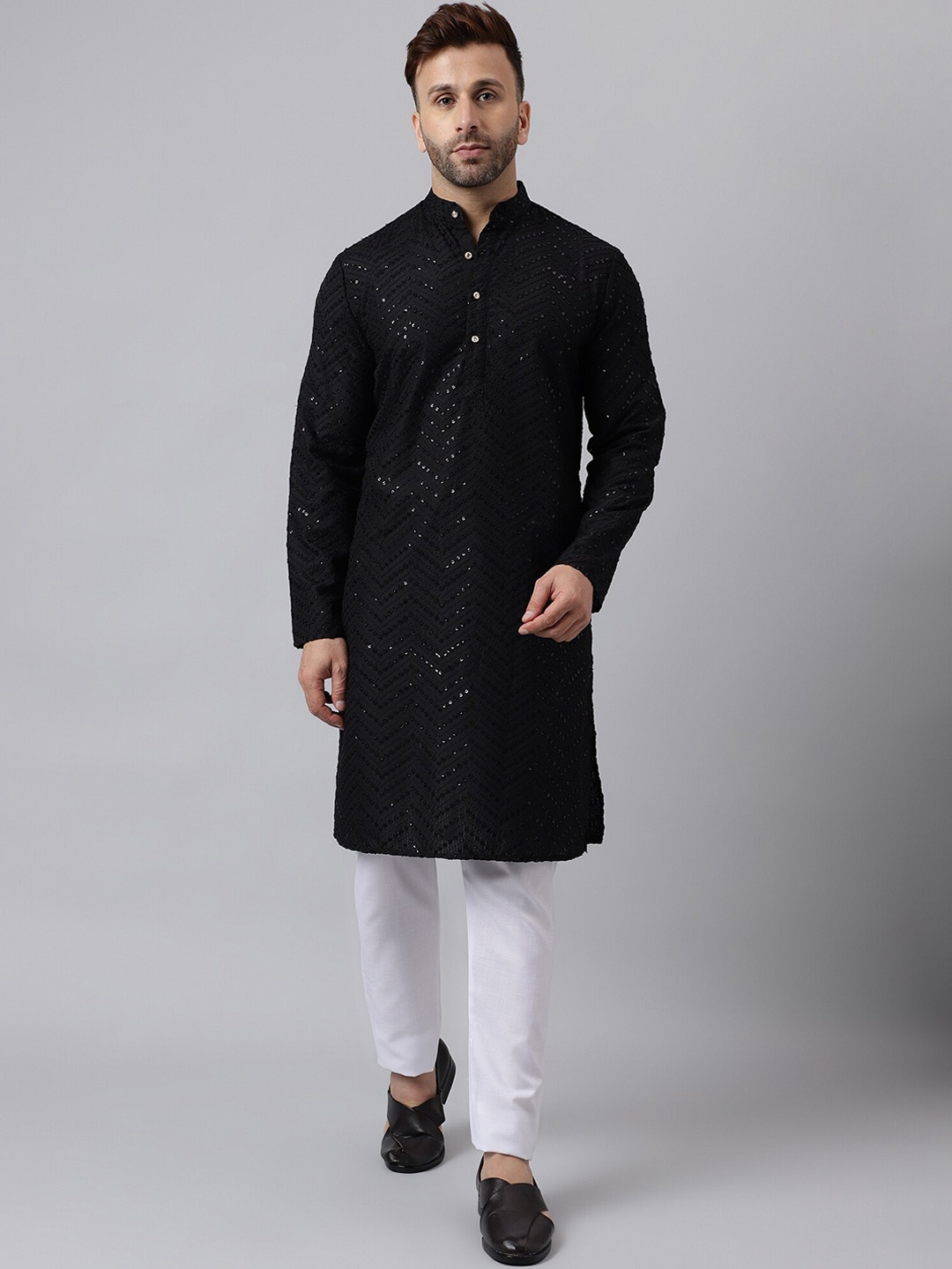 

Vgyaan Embroidered Geometric Embroidered Straight Kurta with Pyjamas, Black