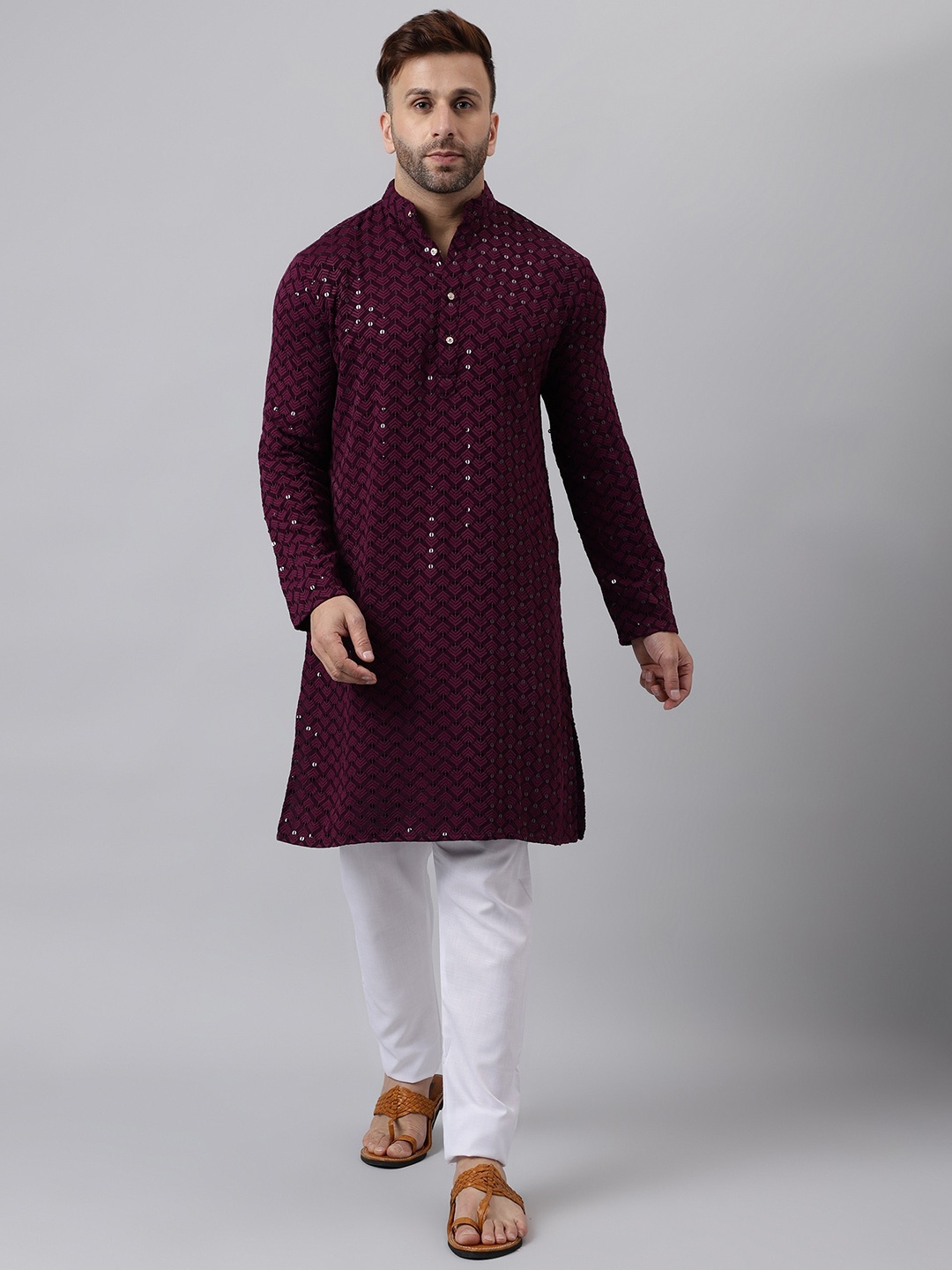 

hangup trend Ethnic Embroidered Mandarin Collar Straight Kurta with Pyjamas, Maroon