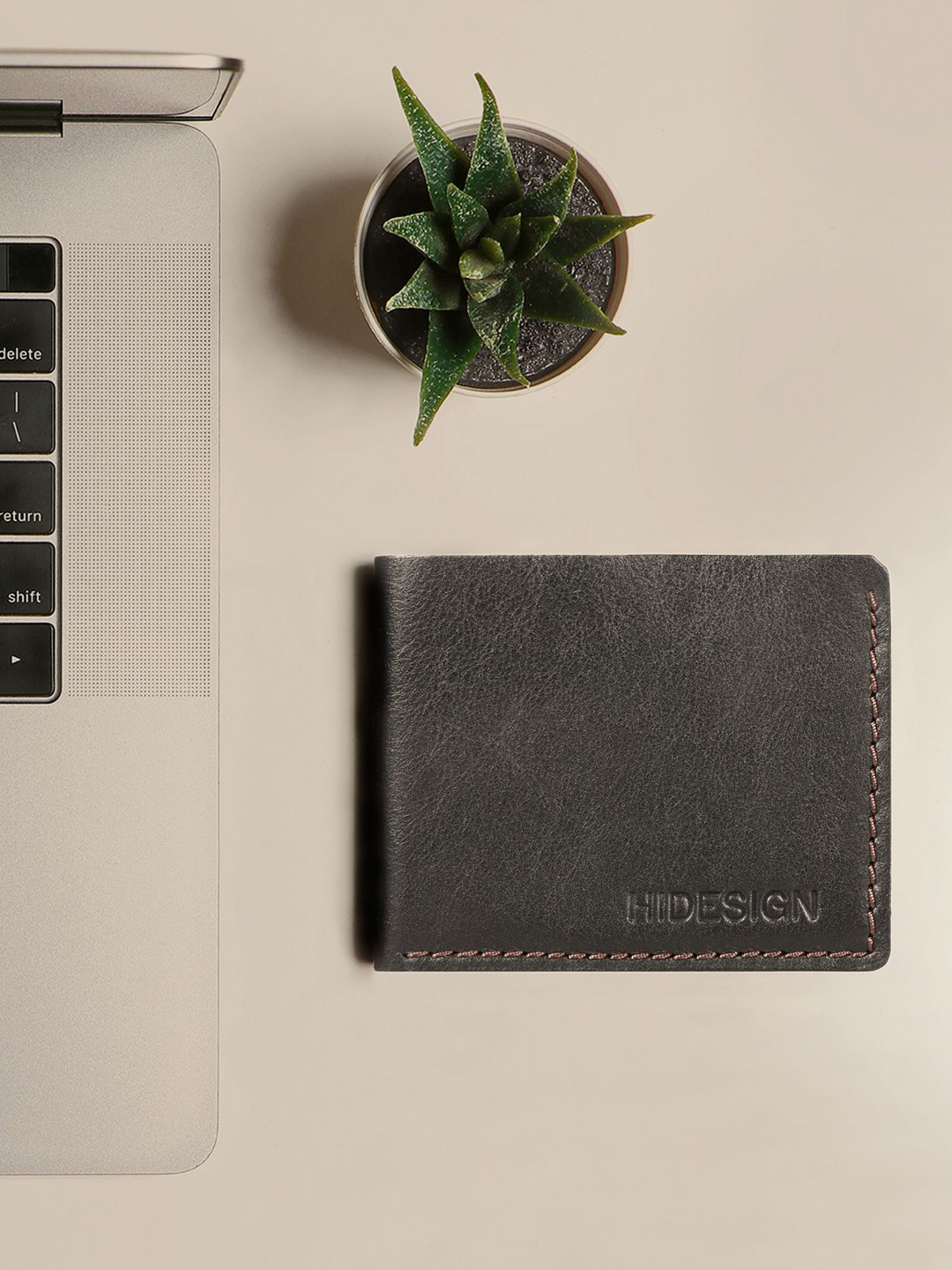

Hidesign Leather Two Fold Wallet, Black