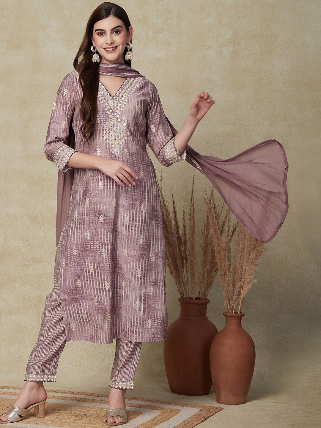 

FASHOR Ethnic Motifs Printed Thread Work Kurta With Trousers & Dupatta, Lavender