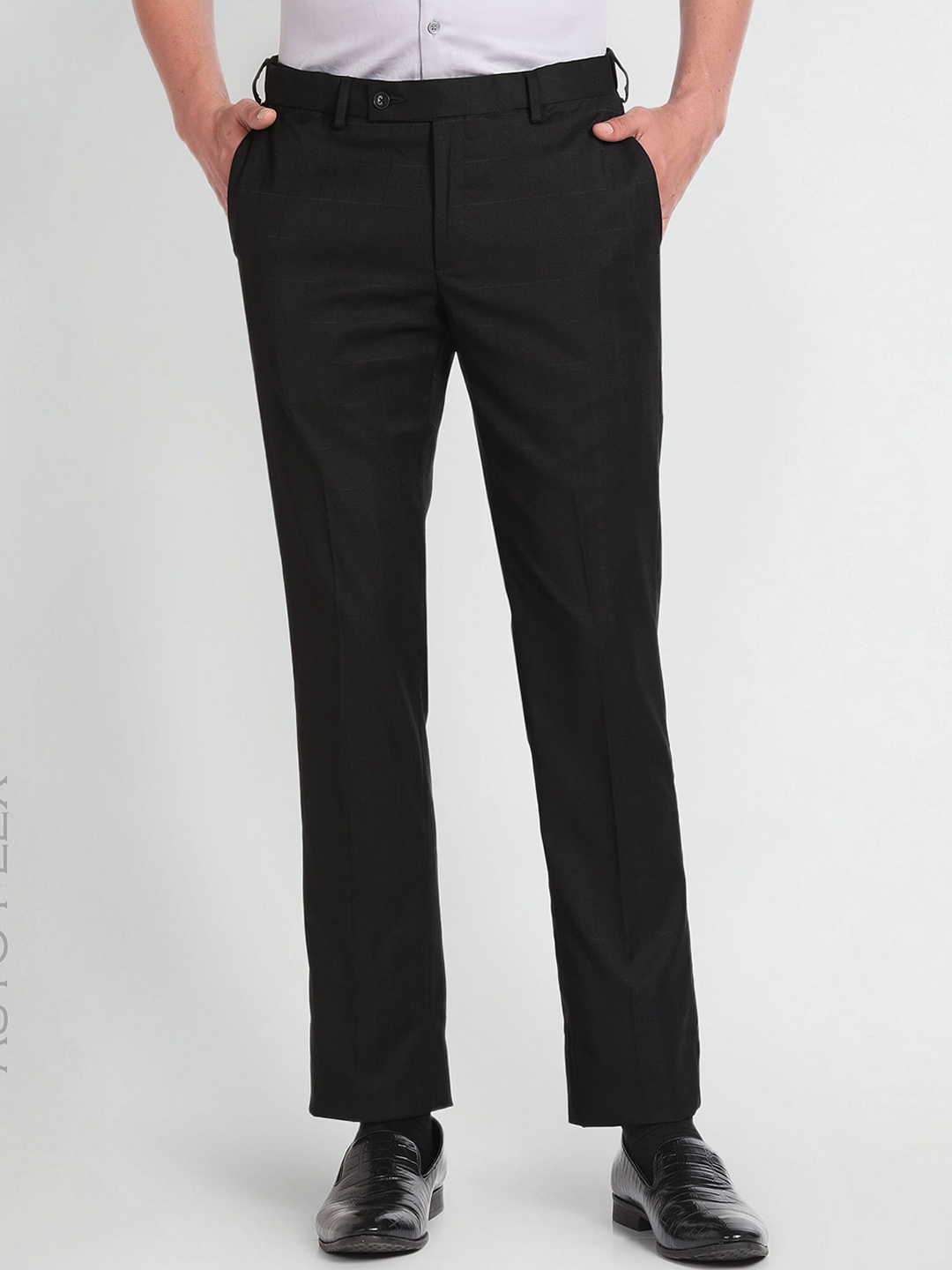 

Arrow Men Mid-Rise Slim Fit Checked Formal Trousers, Black
