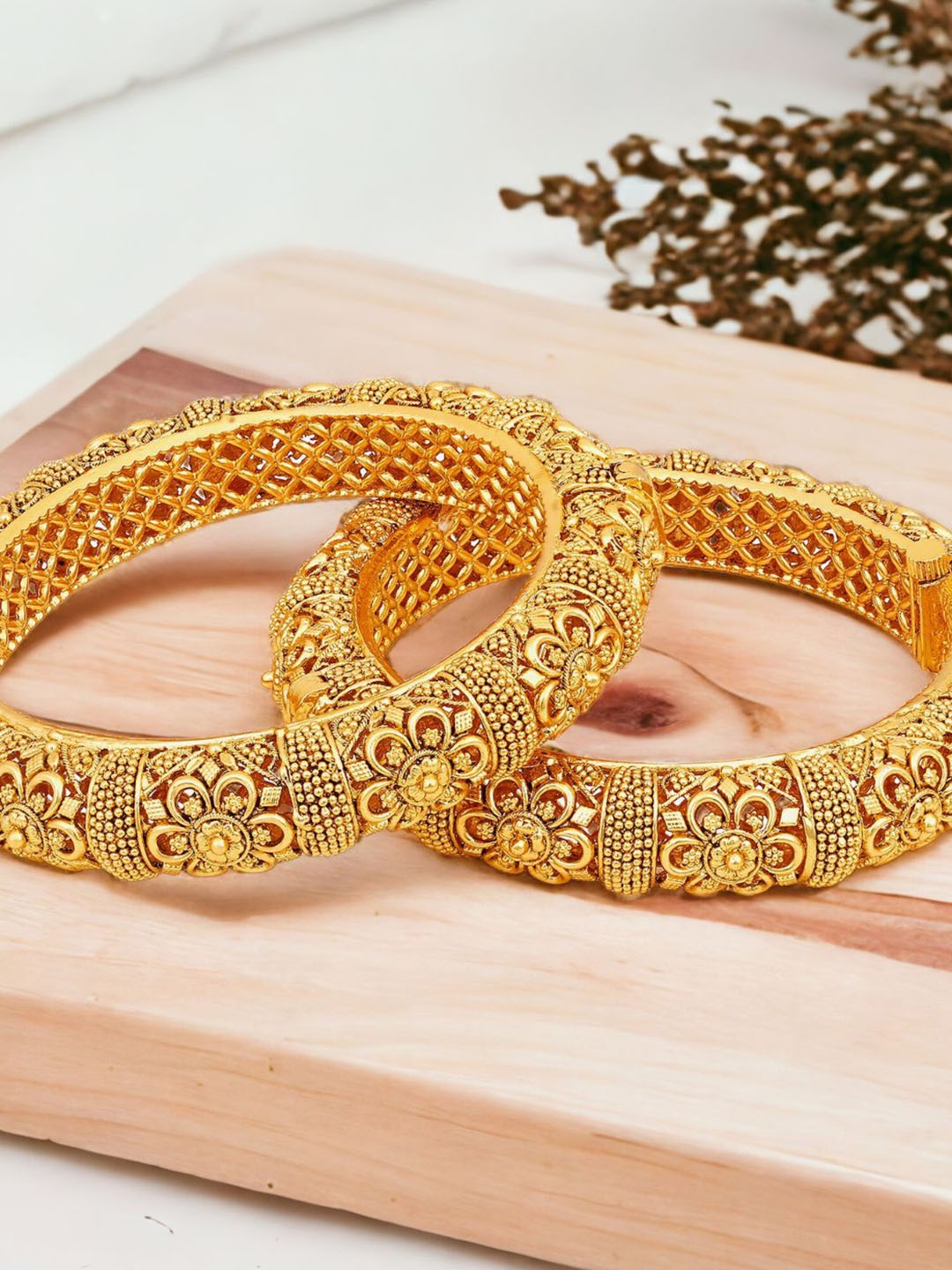 

AccessHer Set Of 2 Gold-Plated Bangles