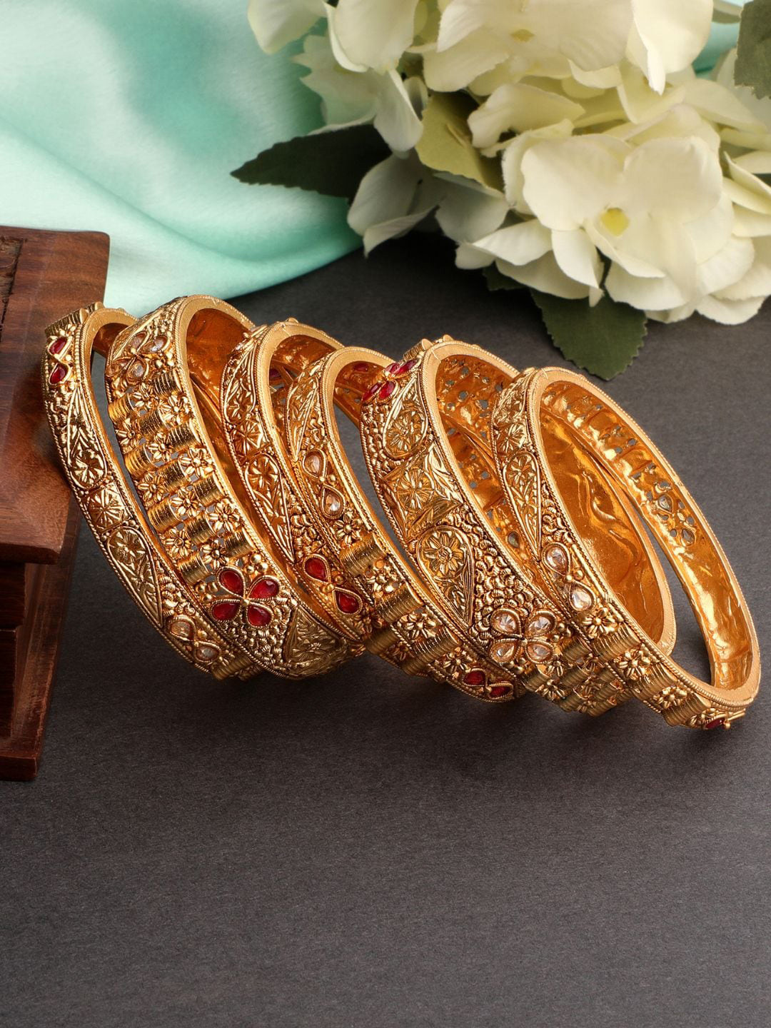 

AccessHer Set of 6 Gold-Plated Stones-studded Bangles