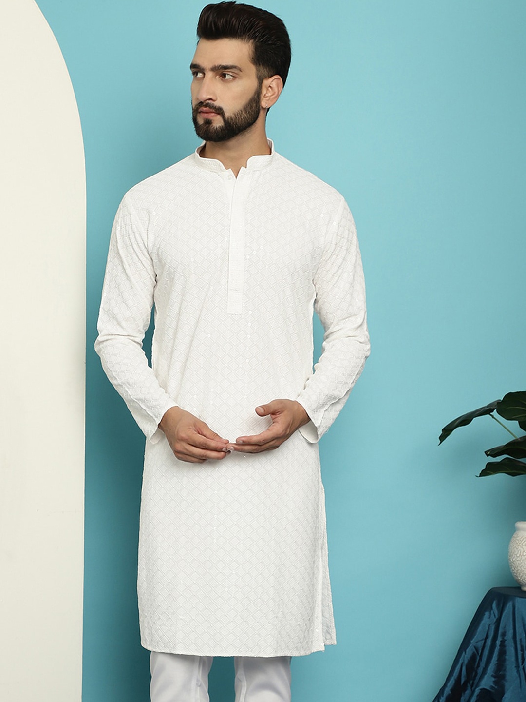 

SOJANYA Geometric Embroidered Sequined Pure Cotton Kurta, White