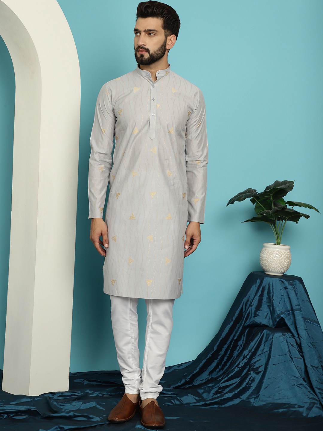 

SOJANYA Abstract Printed Regular Jacquard Kurta With Churidar, Grey