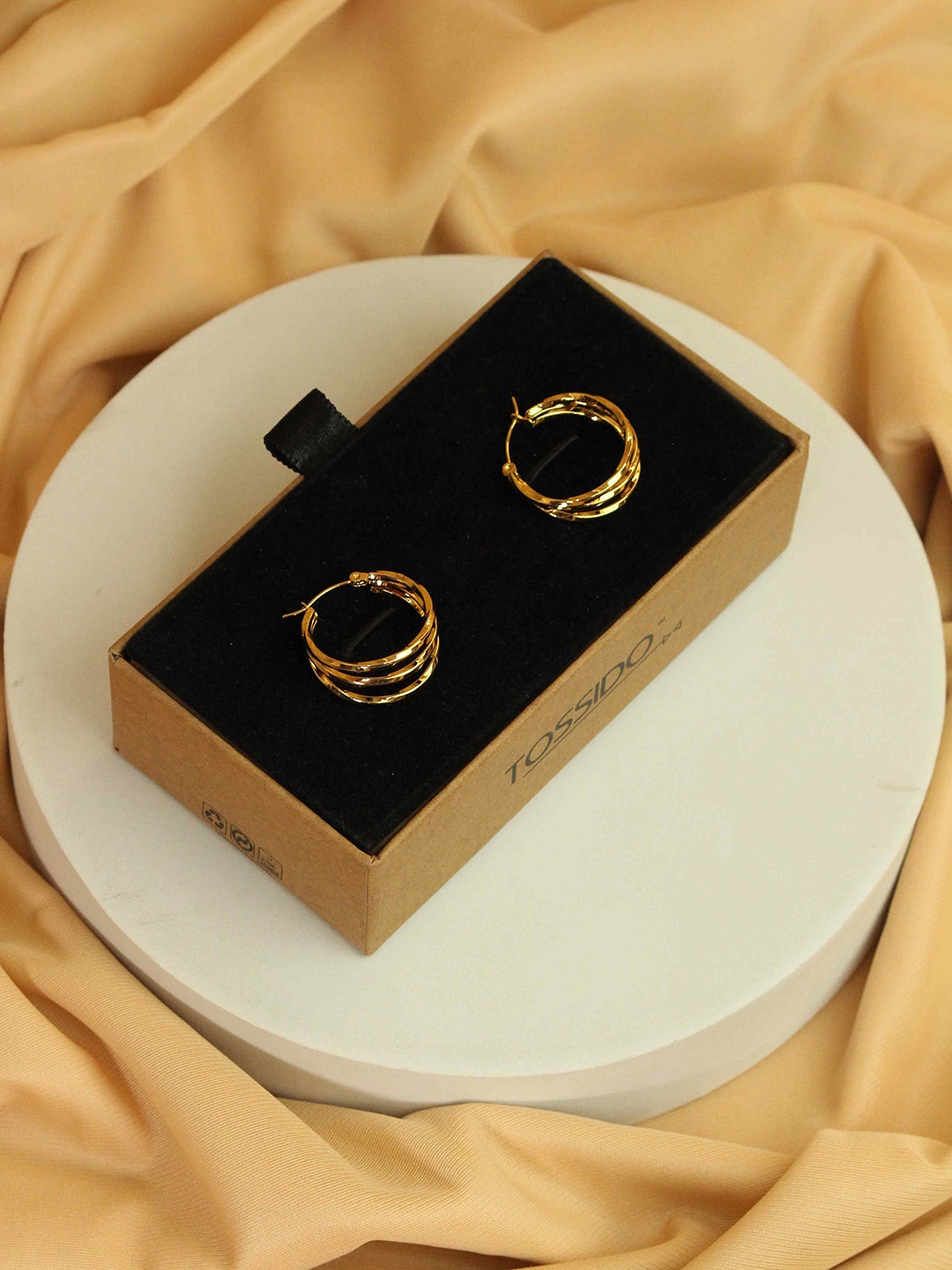 

Tossido Circular Hoop Earrings, Gold