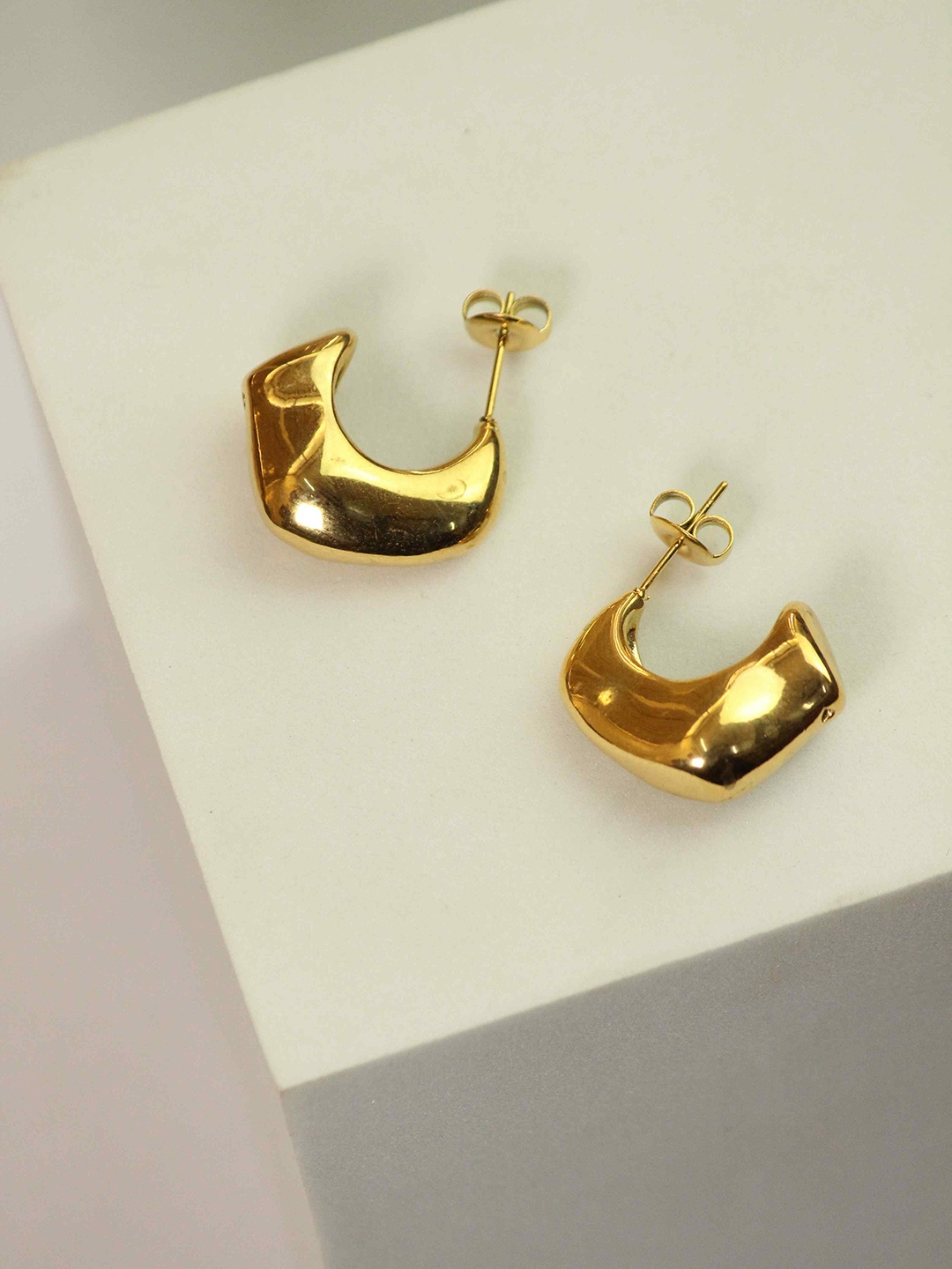 

Tossido Contemporary Half Hoop Earrings, Gold