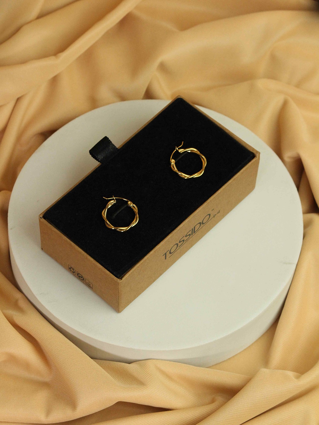 

Tossido Circular Hoop Earrings, Gold
