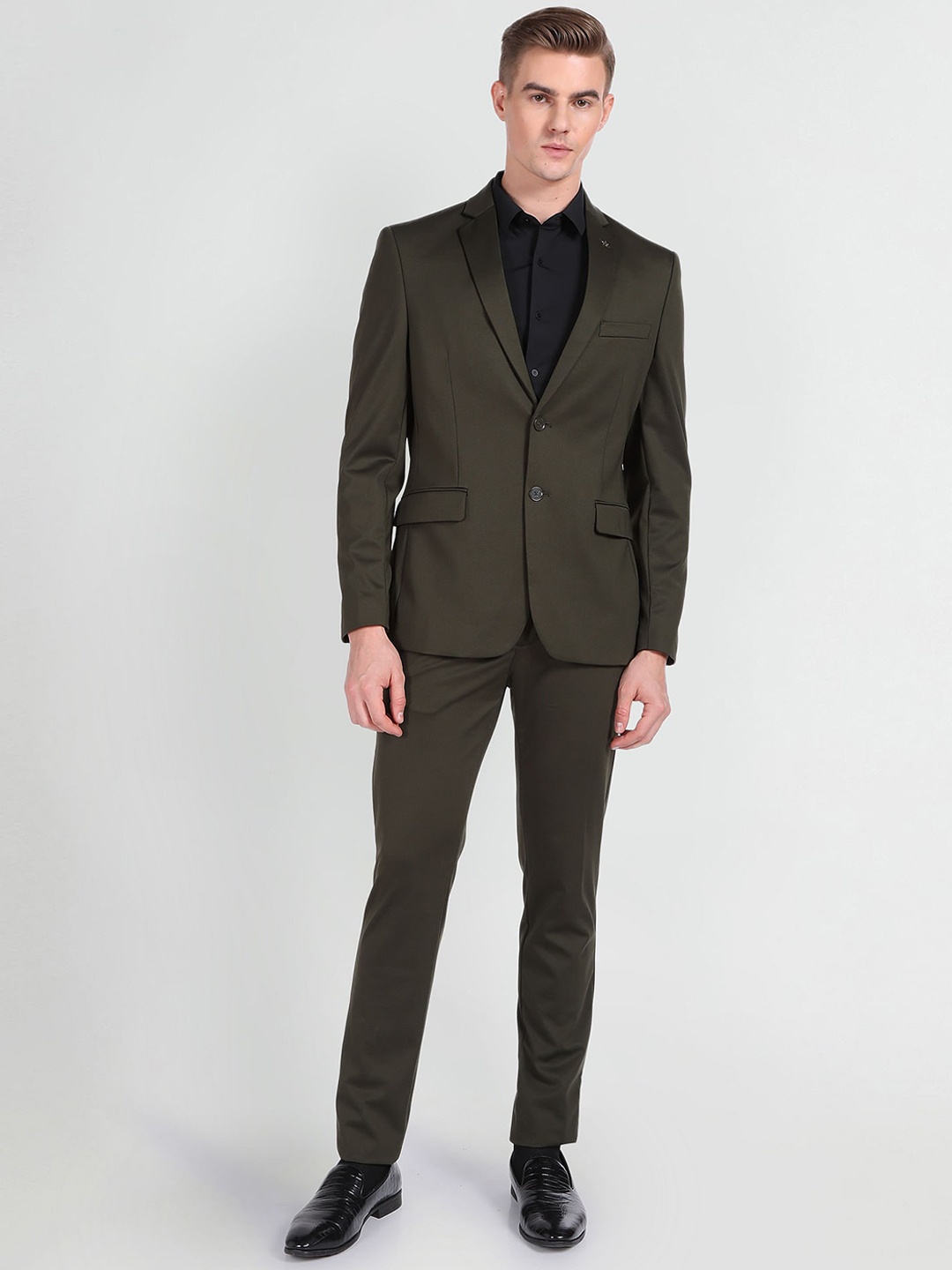 

Arrow Single-Breasted Two-Piece Formal Suit, Green