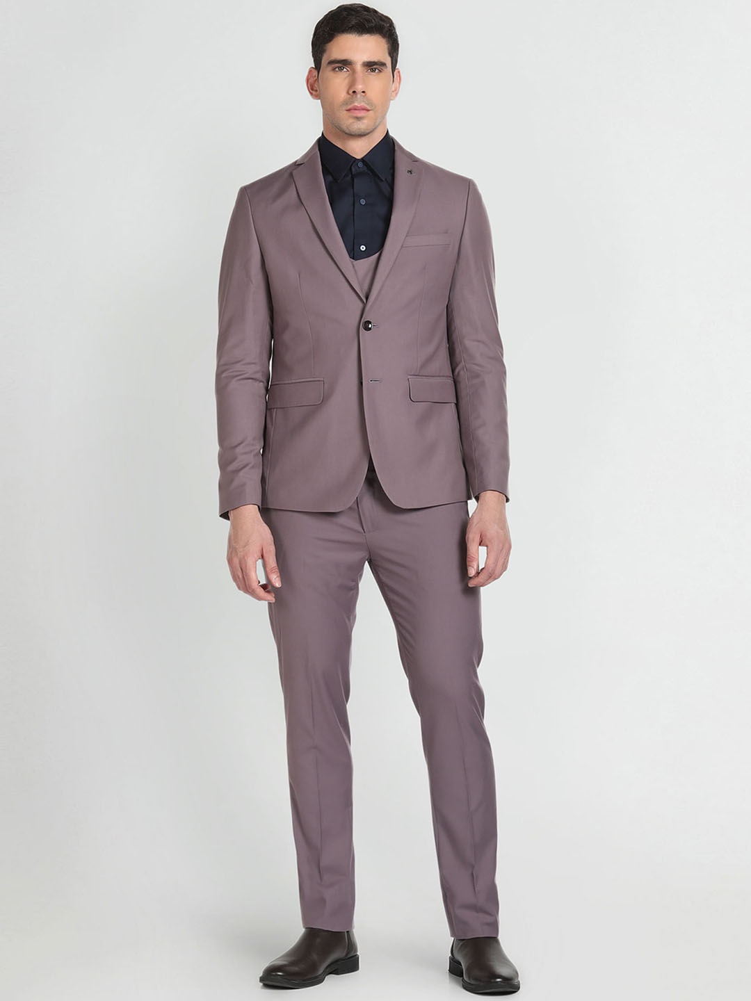 

Arrow Single-Breasted Three-Piece Formal Suit, Purple