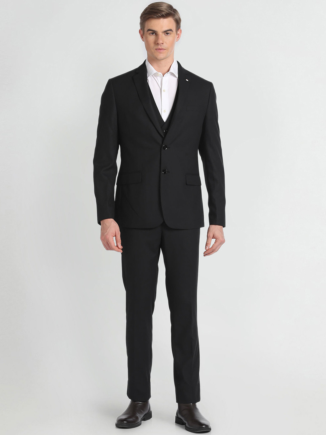 

Arrow Men Tailored Fit Single-Breasted 3-Piece Formal Suit, Black