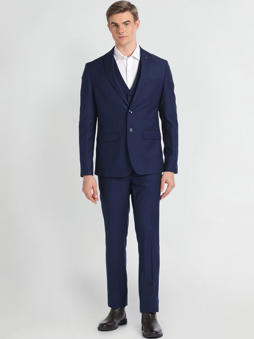 

Arrow Tailored Fit Single-Breasted 3-Piece Formal Suit, Navy blue