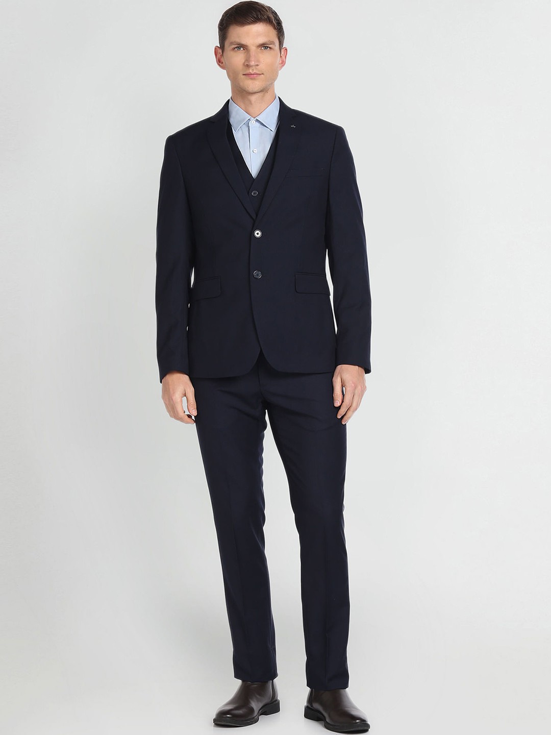 

Arrow Tailored-Fit Single-Breasted Three-Piece Formal Suit, Navy blue