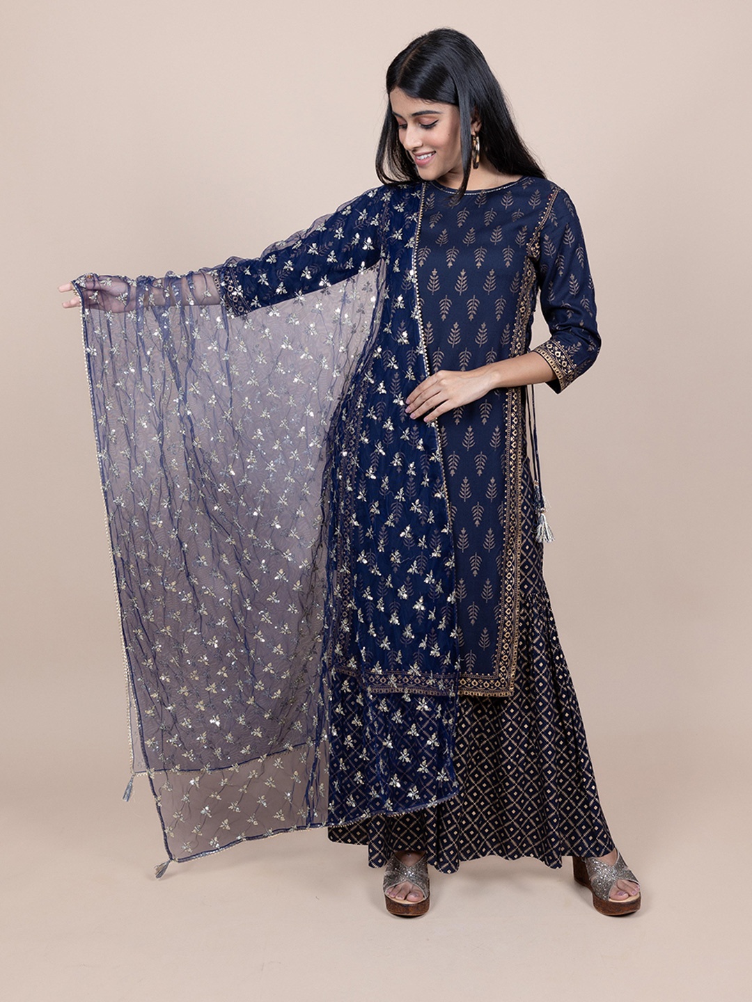 

KASYA Geometric Embroidered Gotta Patti Dupatta, Navy blue