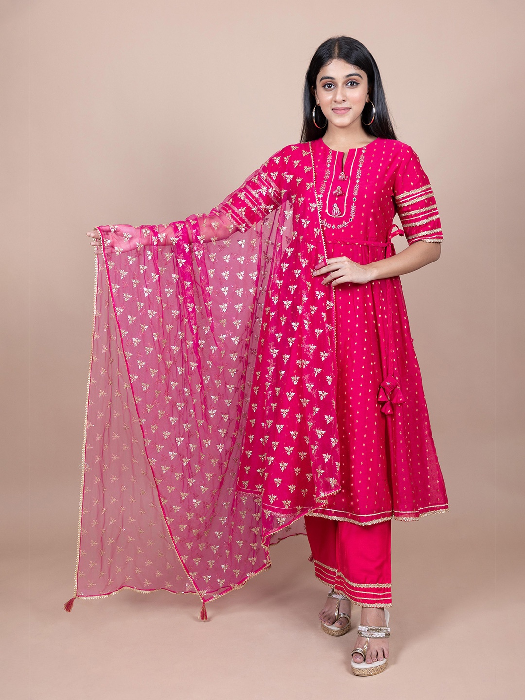 

KASYA Geometric Embroidered Gotta Patti Dupatta, Magenta