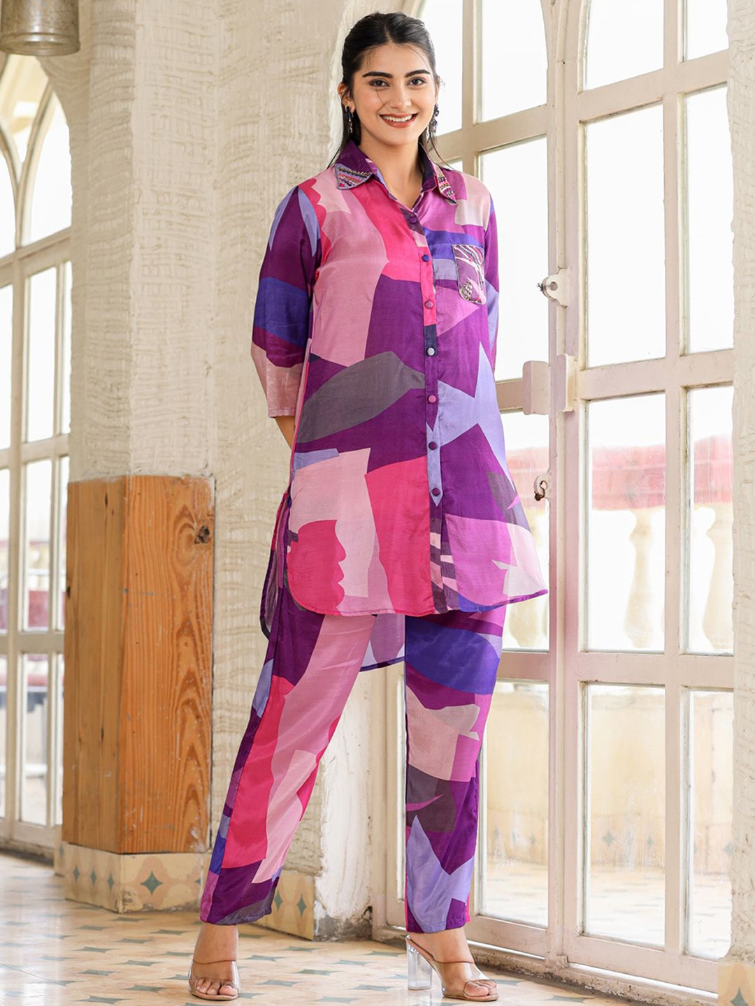 

KALINI Abstract Printed High Low Fusion Kurta With Trousers, Purple