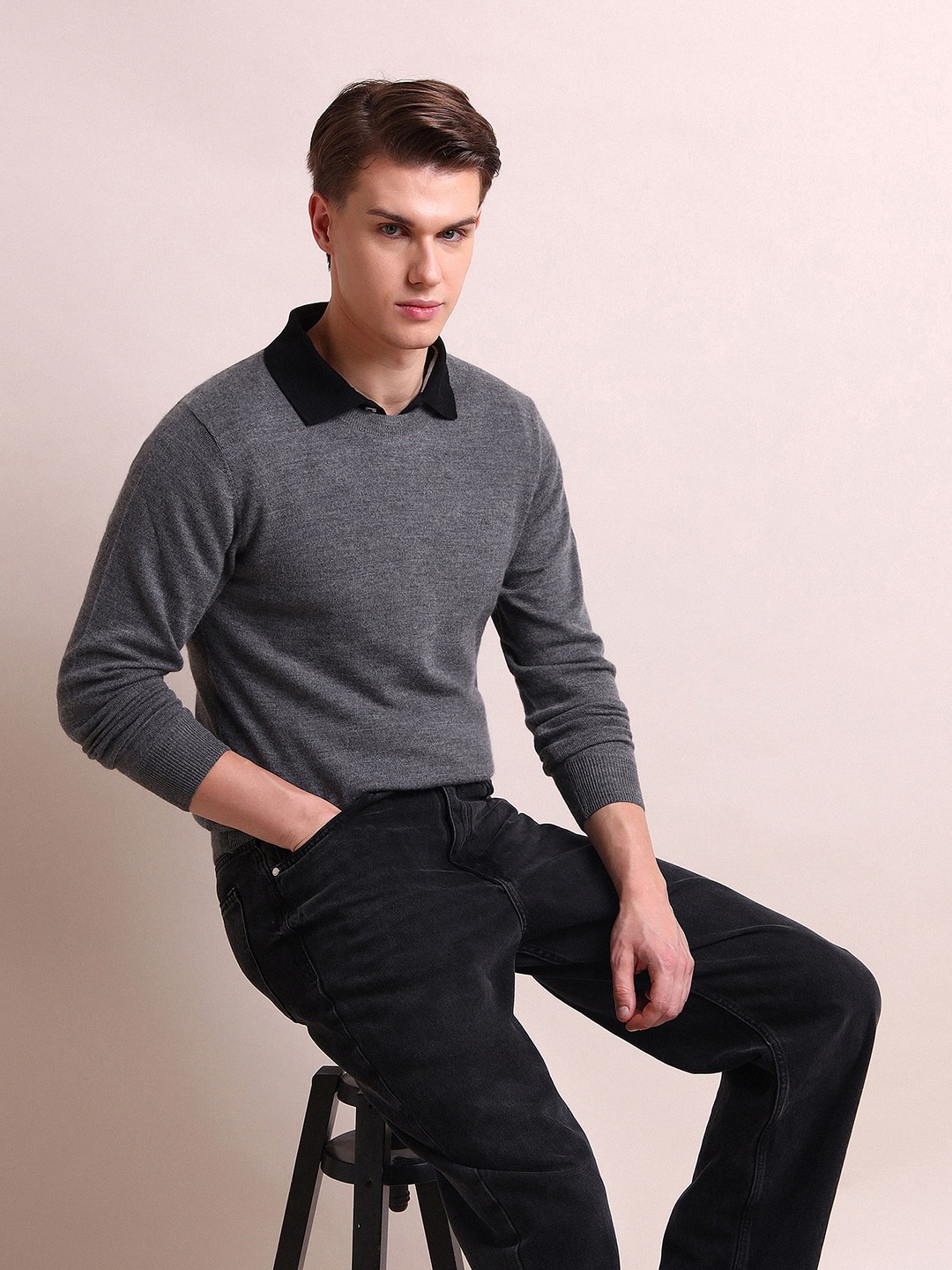 

Arrow Round Neck Long Sleeves Pullover Sweater, Grey