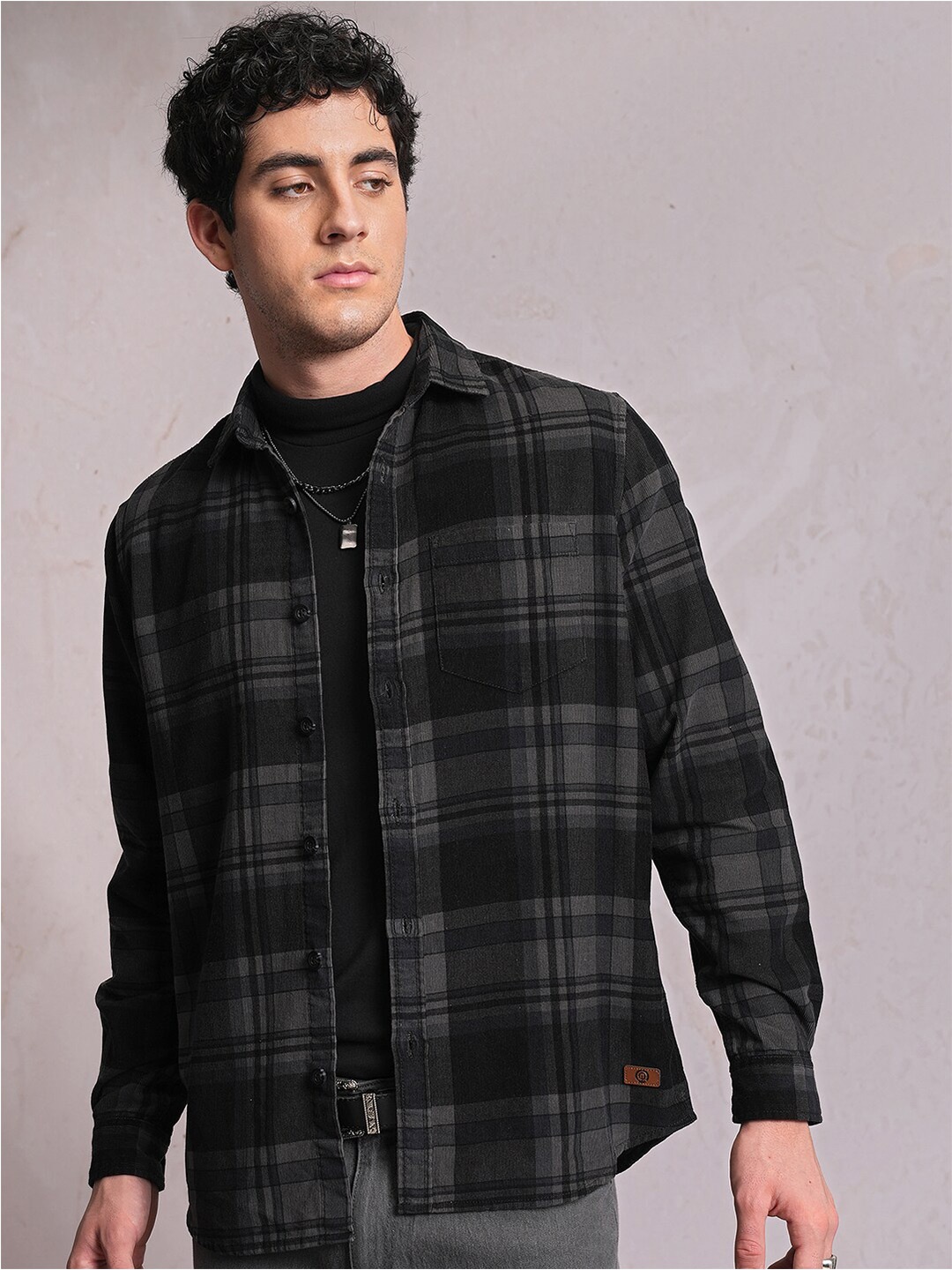 

LOCOMOTIVE Checked Regular Shirt, Black