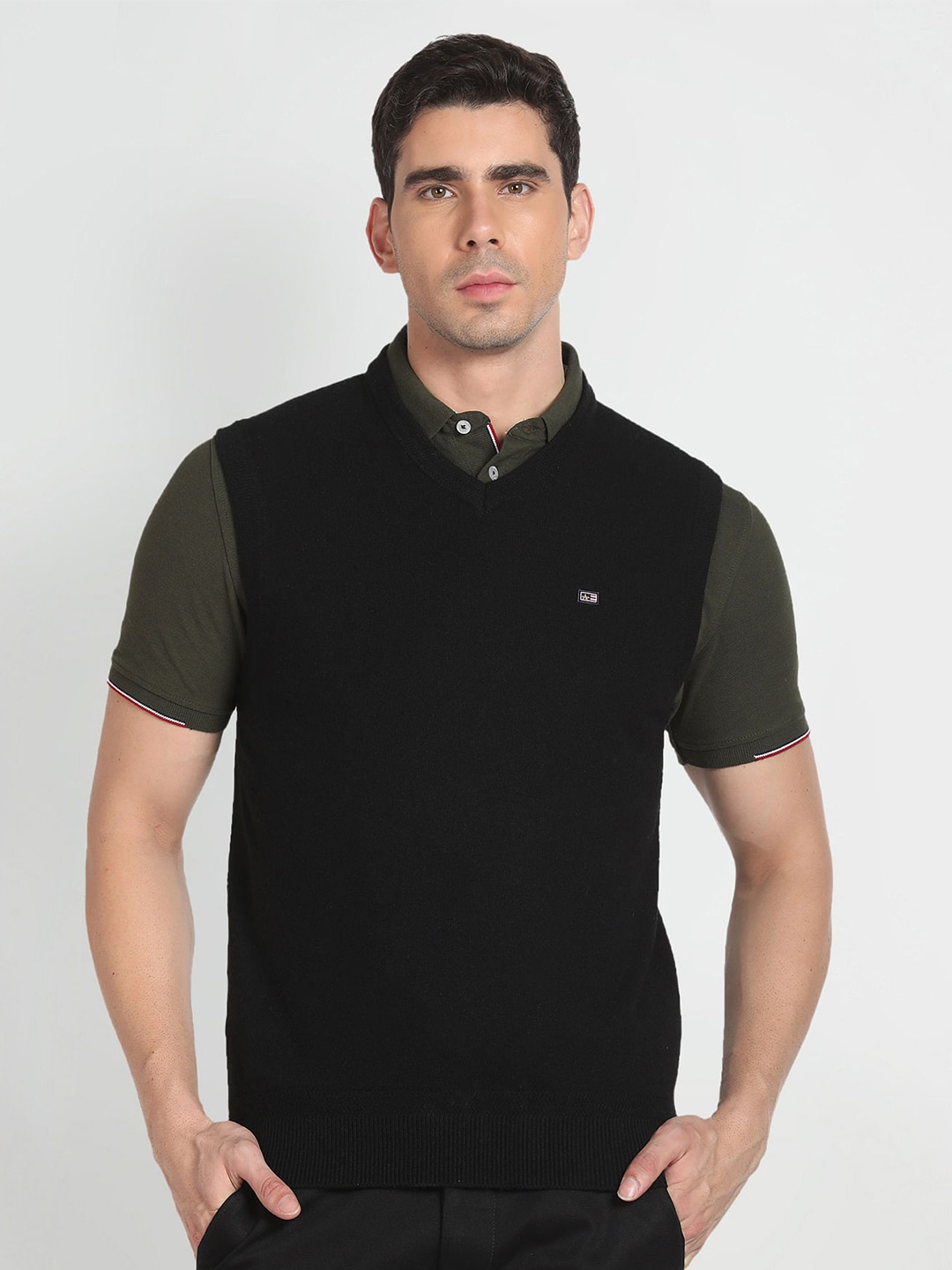

Arrow Sport V-Neck Sleeveless Sweater Vest, Black