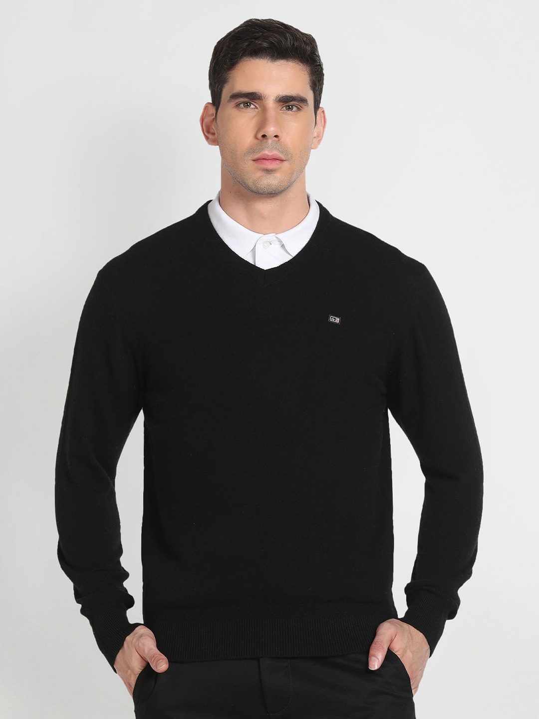 

Arrow Sport V-Neck Long Sleeves Pullover Sweater, Black